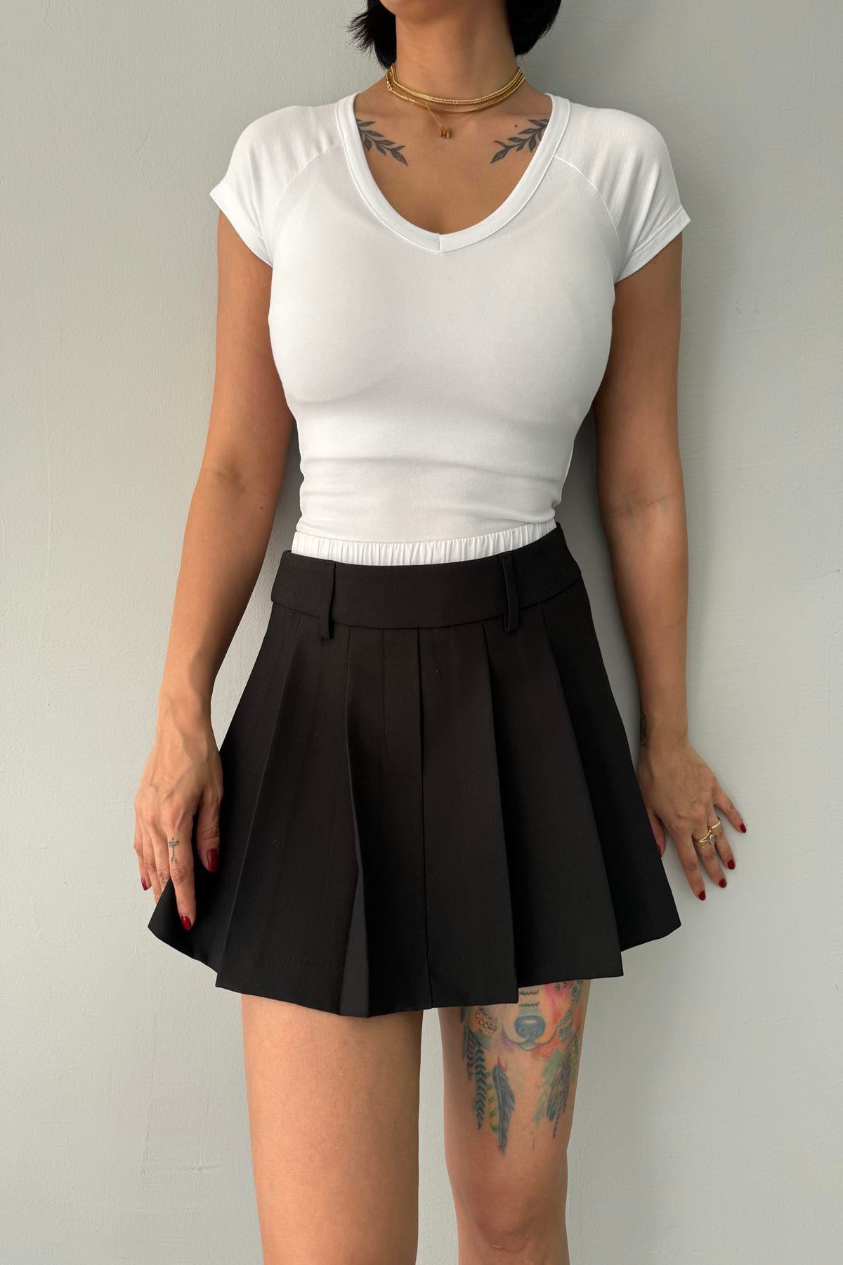V YAKA CROP BADY