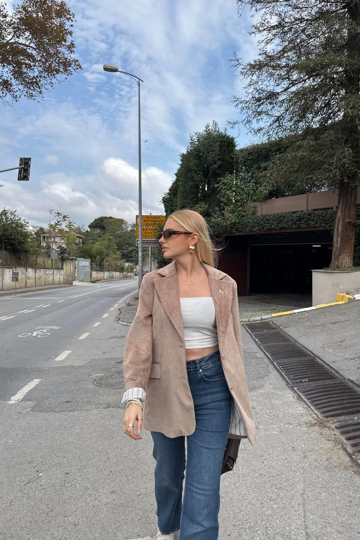 BRONŞ DETAYLI KADİFE CEKET