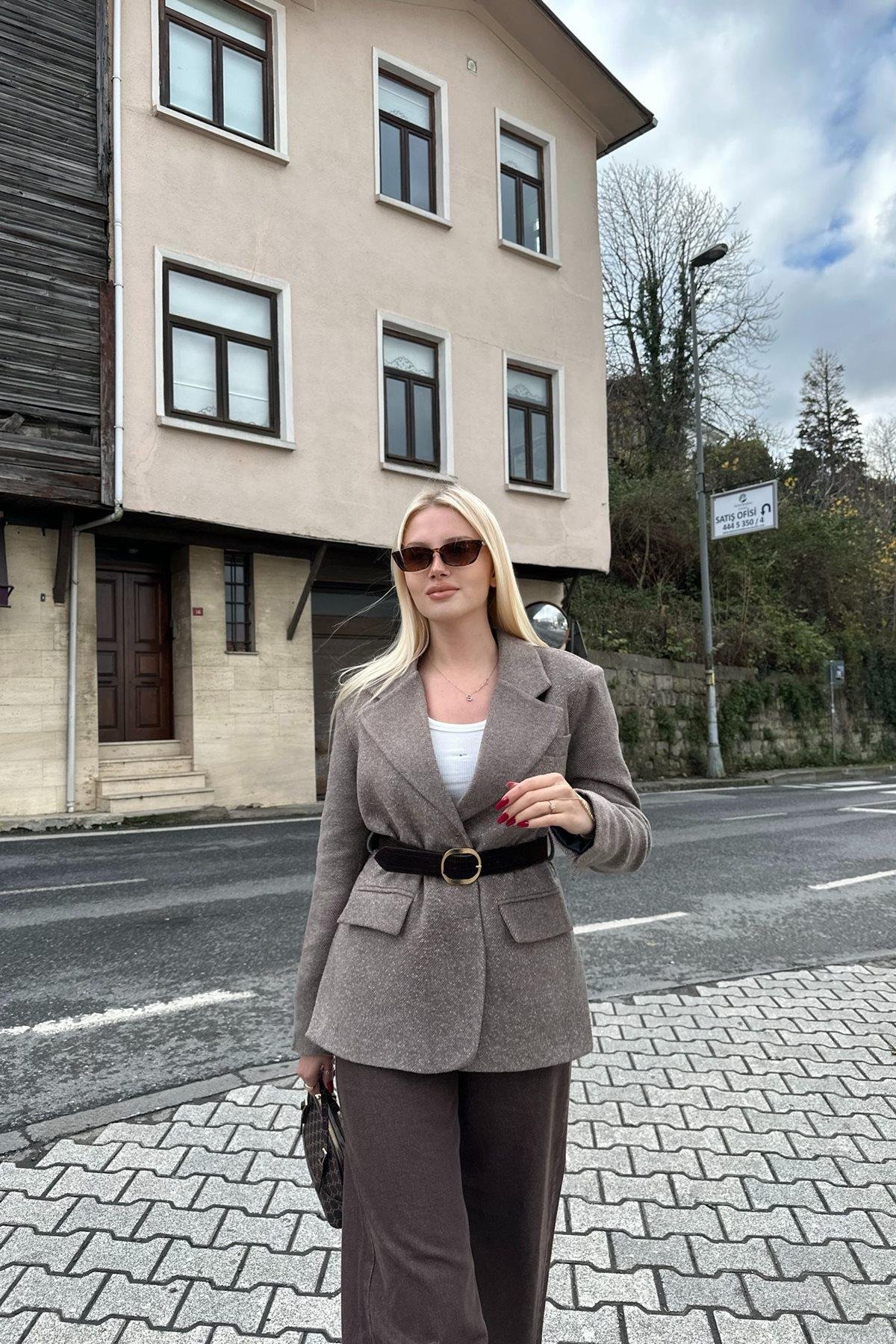 KEMER DETAYLI BLAZER CEKET