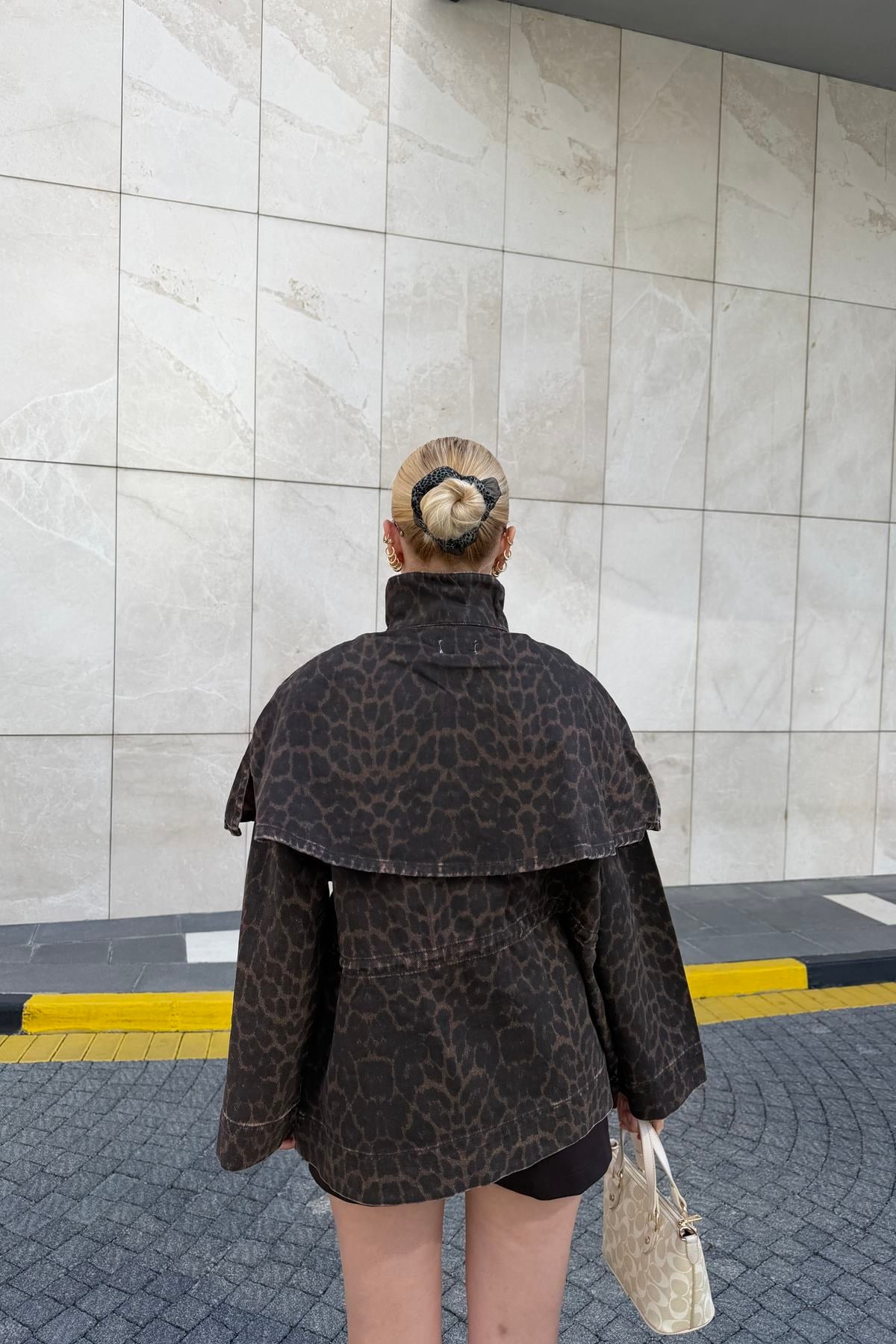 LEOPAR DESEN PELERİN DETAY CEKET