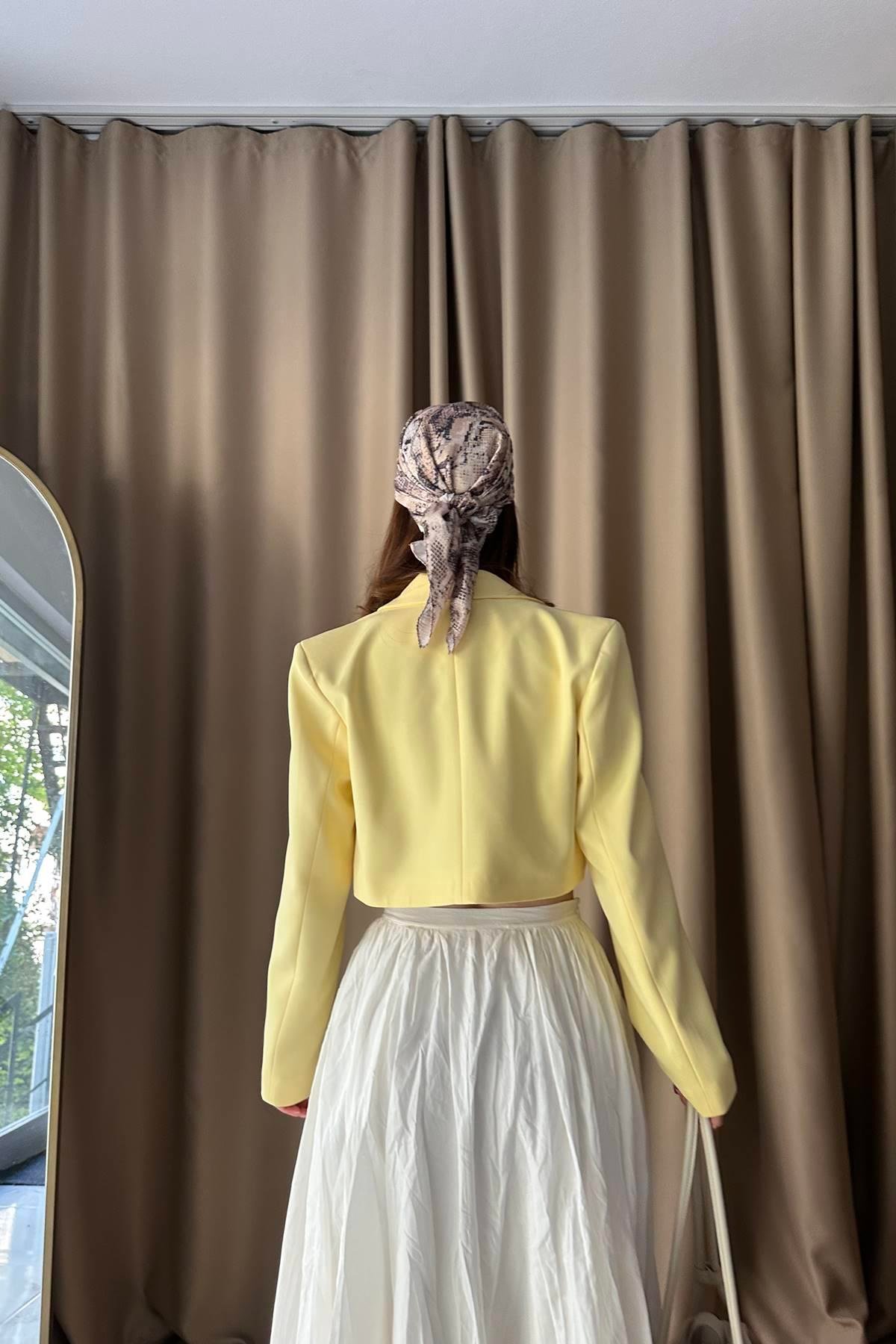 ÖNÜ BAĞCIKLI CROP CEKET