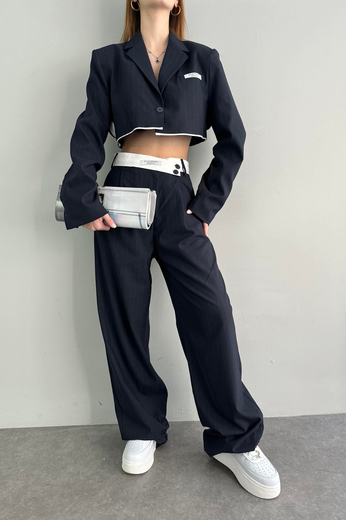 RİBANA DETAYLI MATCHLİ CROP CEKET
