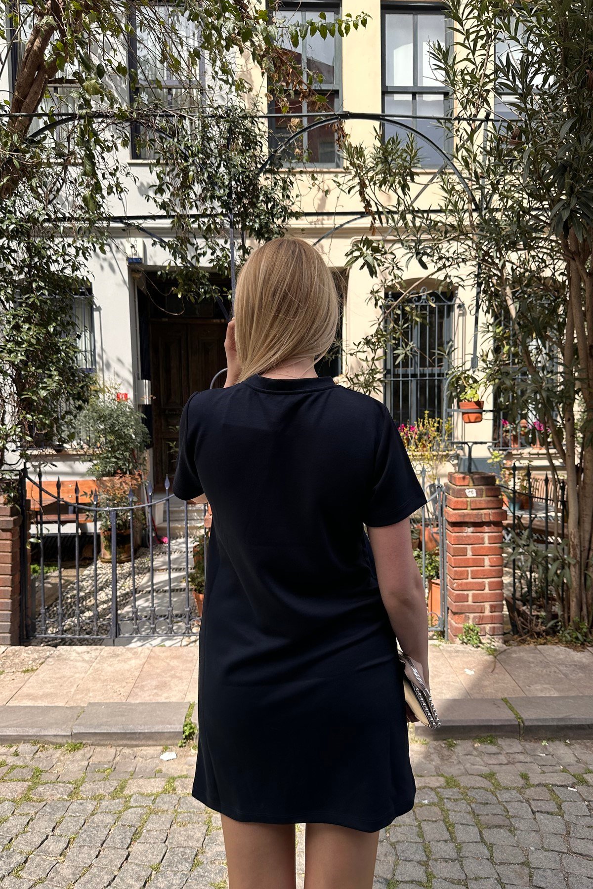 BİSİKLET YAKA NAKIŞ DETAY ELBİSE