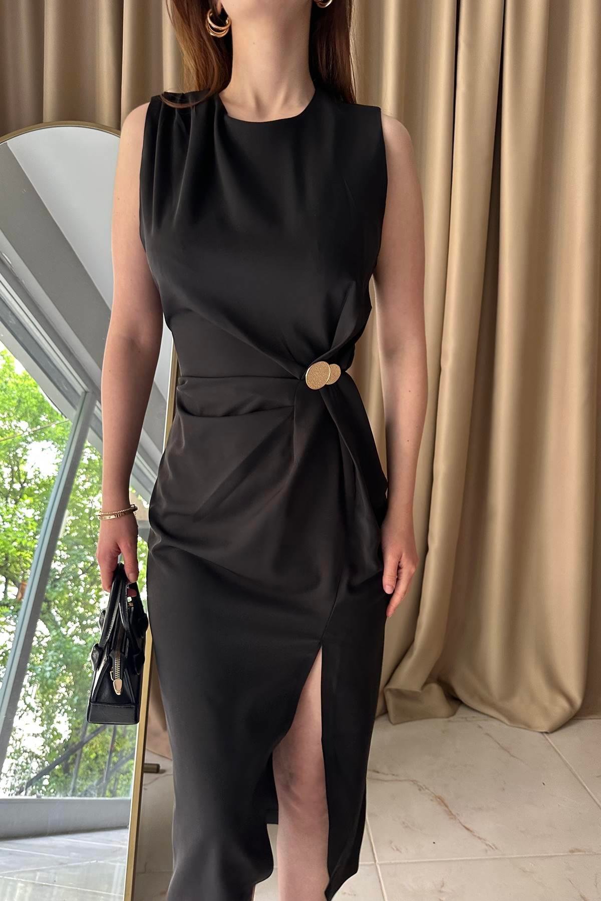 BÜZGÜ VE DÜĞME DETAYLI ELBİSE