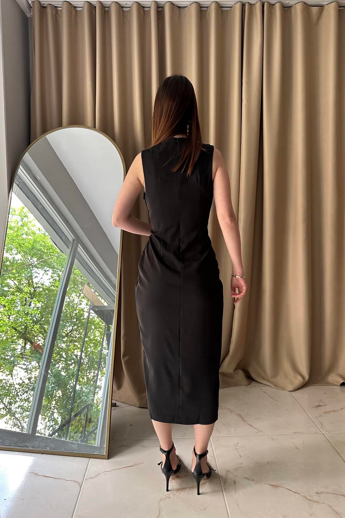 BÜZGÜ VE DÜĞME DETAYLI ELBİSE