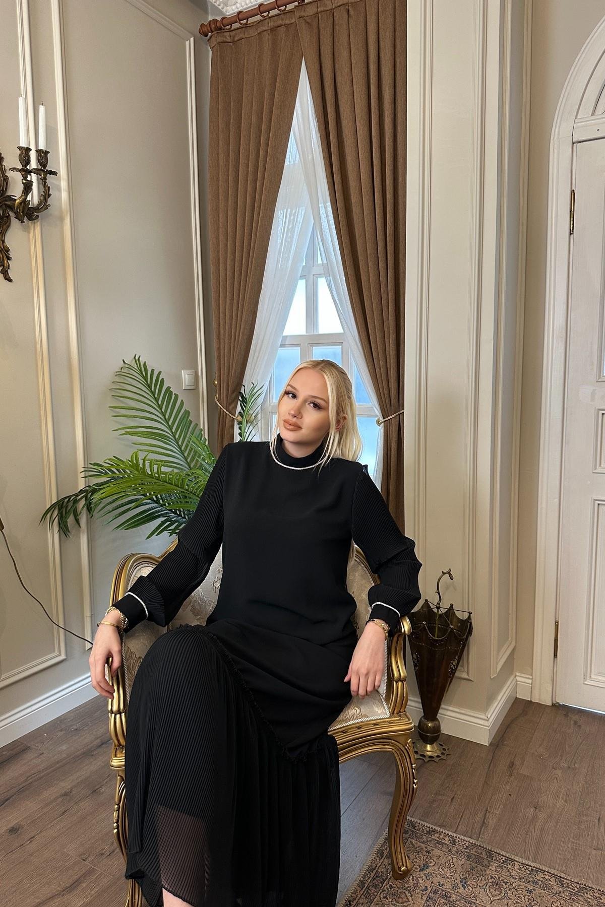 ETEK UCU PİLİSE DETAYLI YAKA TAŞLI ELBİSE