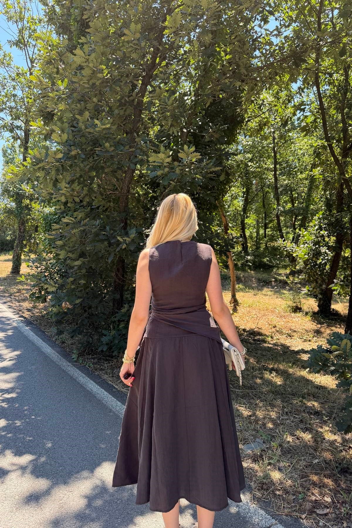 KUŞAK DETAYLI ELBİSE