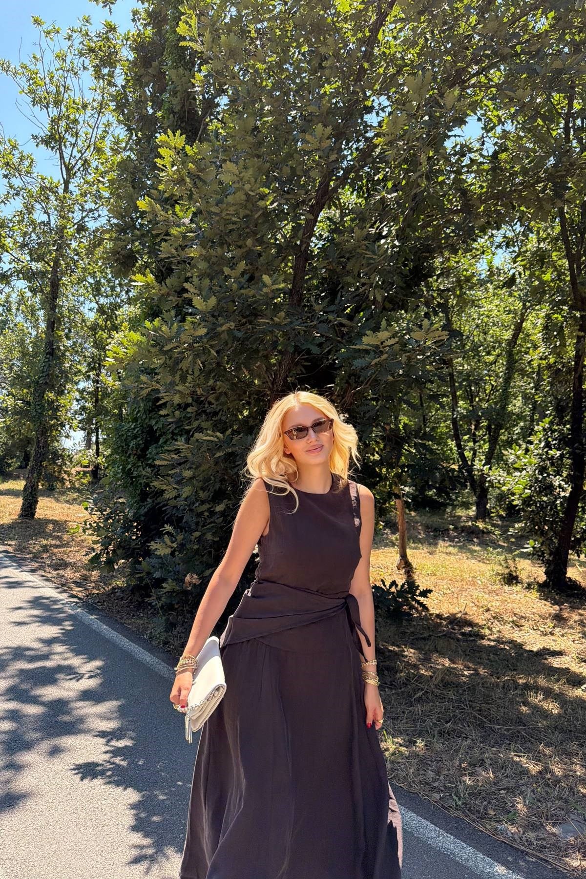 KUŞAK DETAYLI ELBİSE