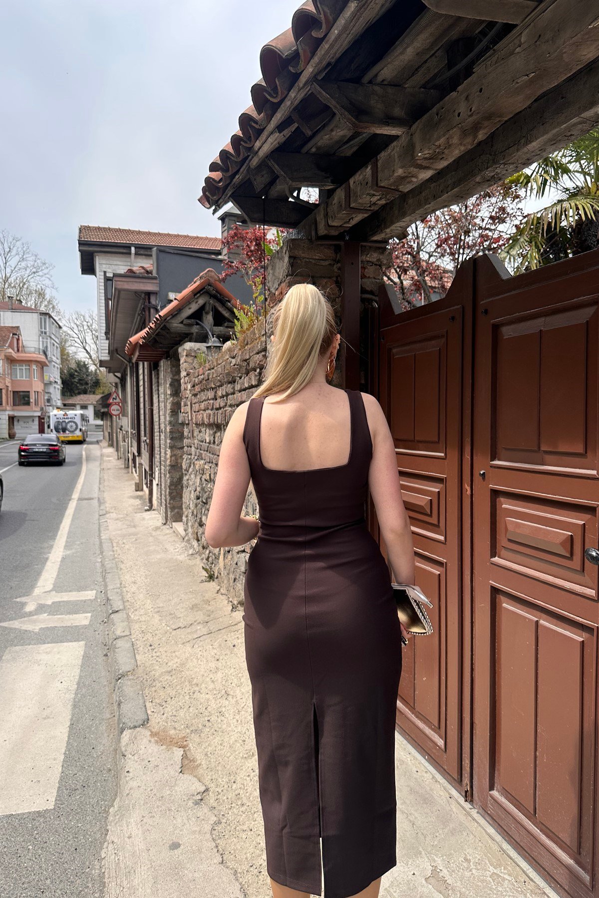 OMUZ AKSESUARLI KARE YAKA ÖRME ELBİSE