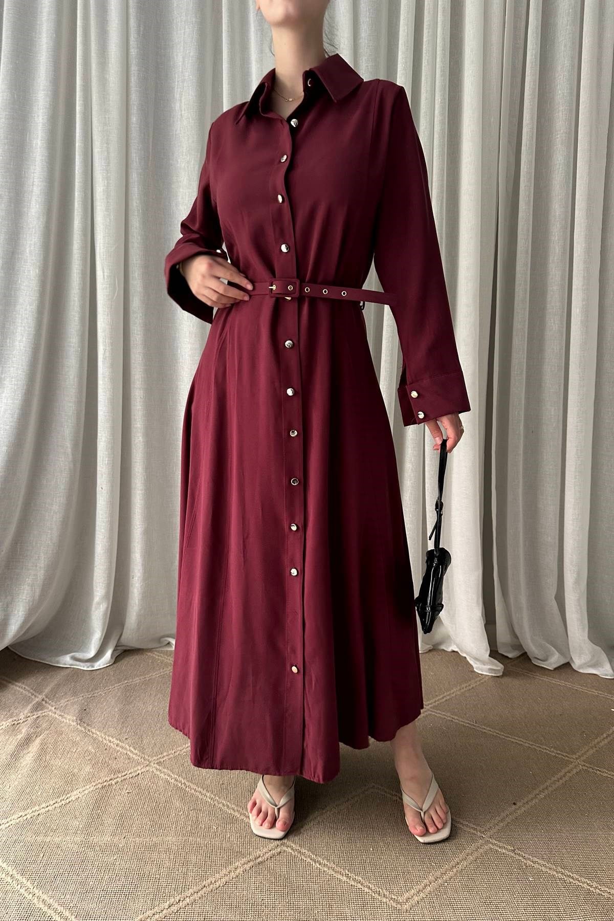 ÖN DÜĞMELİ KEMERLİ TENCEL GÖMLEK ELBİSE