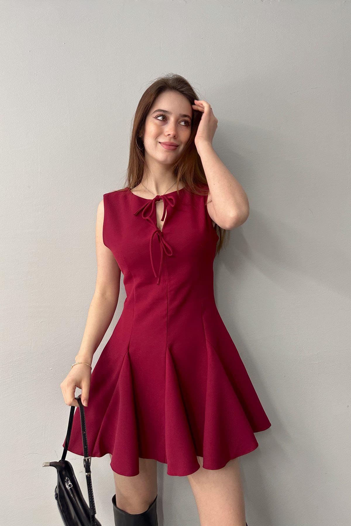 ÖNDEN BAĞCIKLI KLOŞ ELBİSE