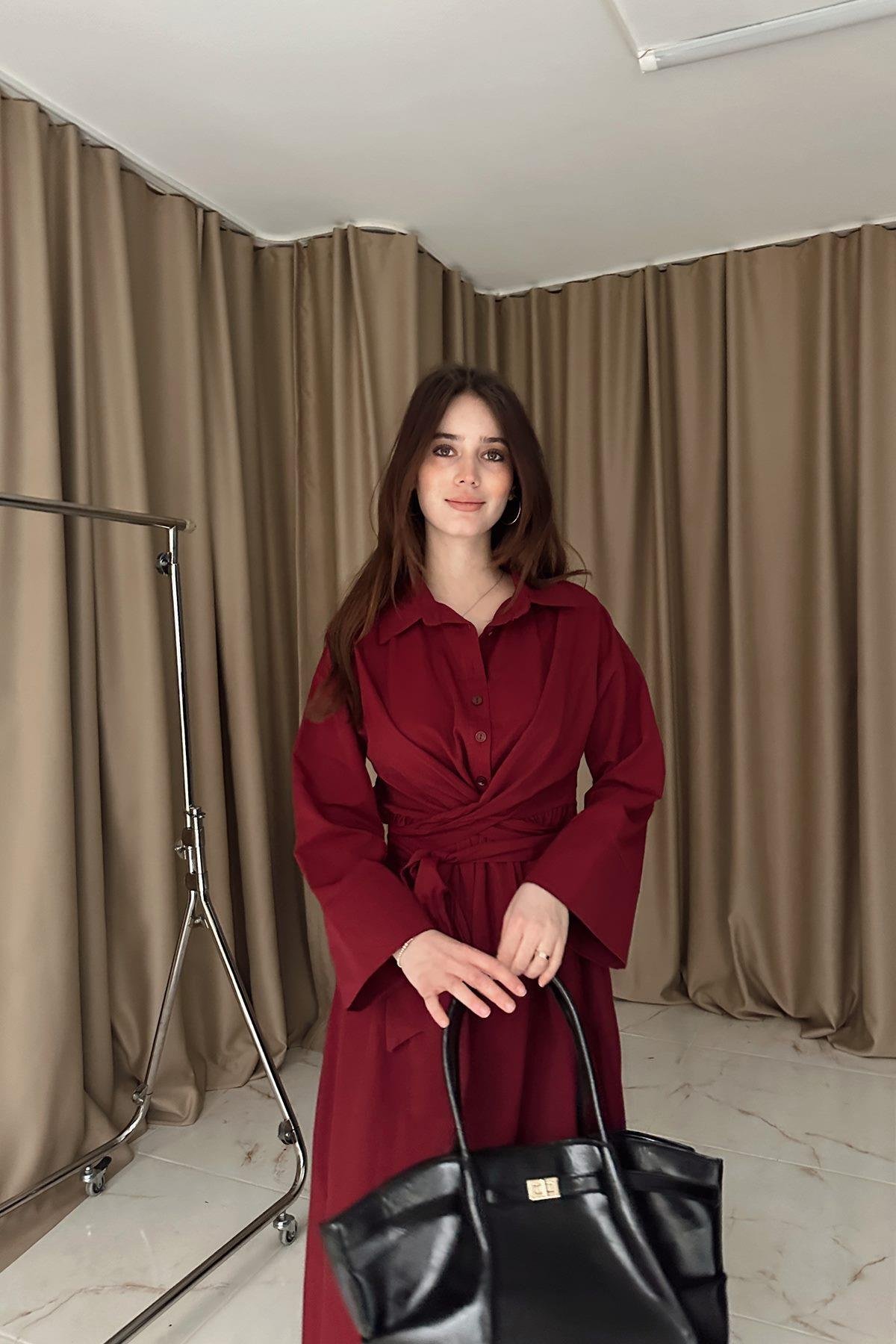 YARIM PATLI BEL BAĞLAMALI ETEĞİ KLOŞ ELBİSE