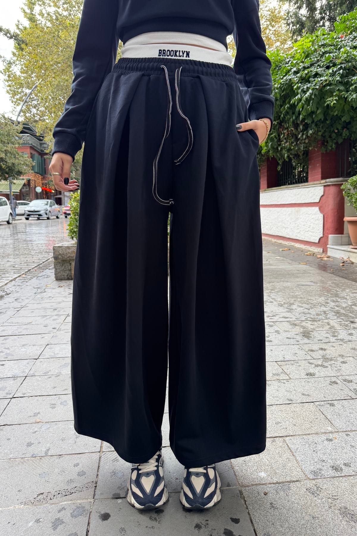 KAŞKORSE DETAYLI EŞOFMAN