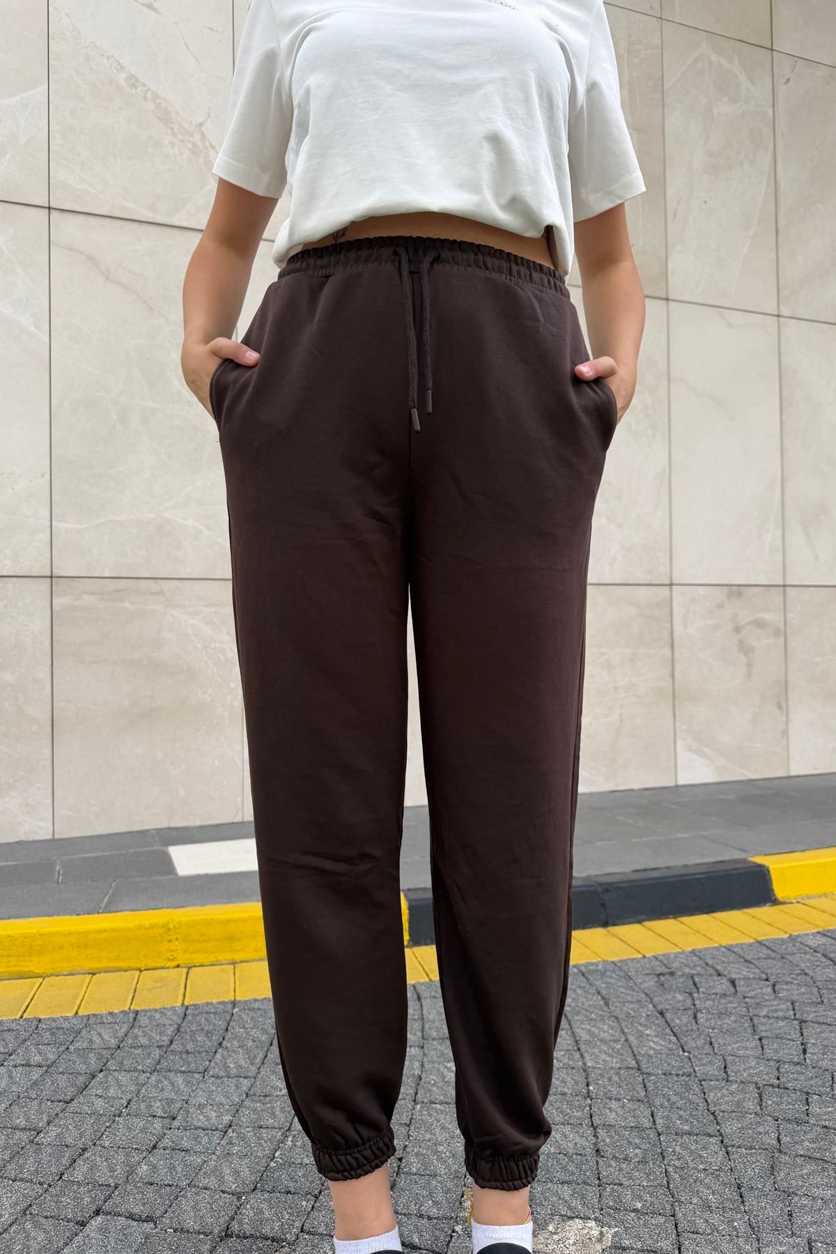 PAÇA VE BEL LASTİKLİ EŞOFMAN ALTI