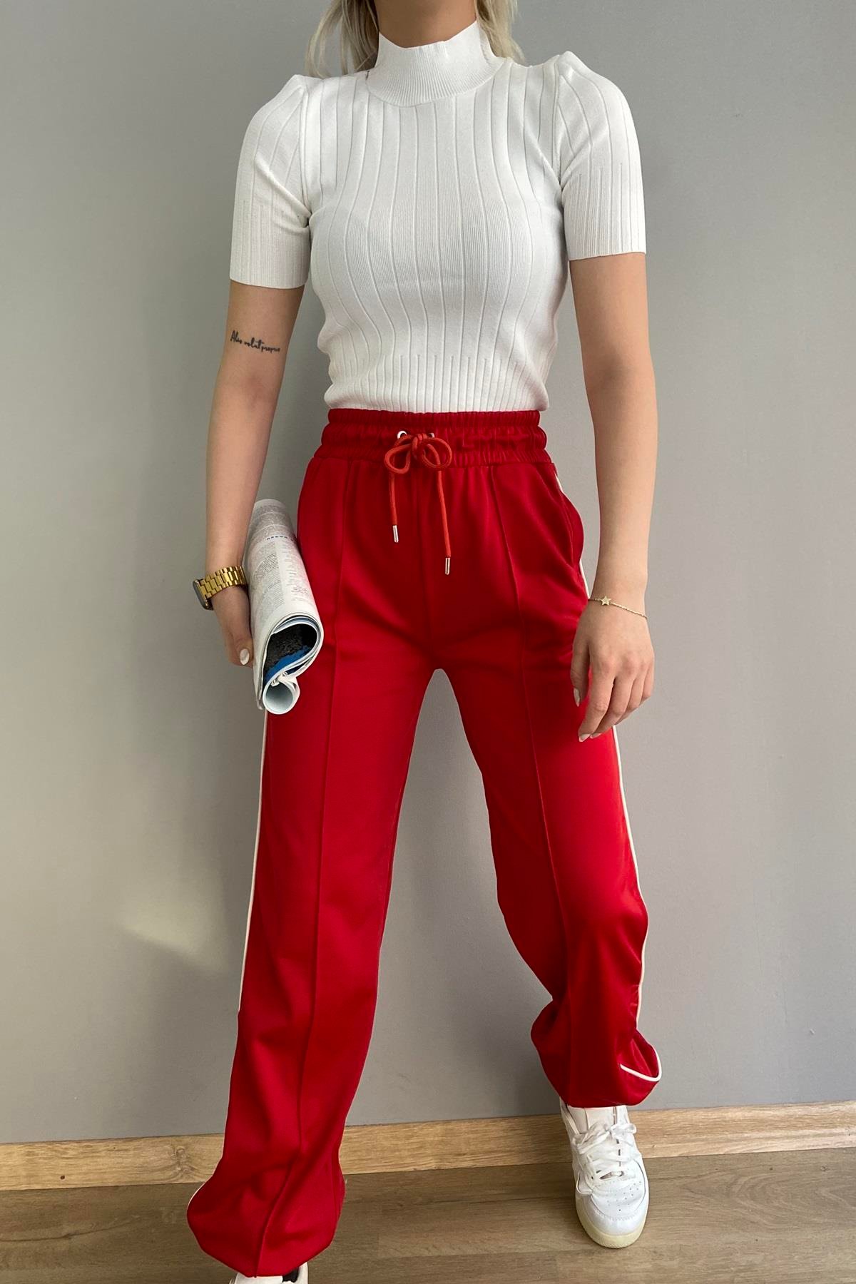 RACHEL ALT EŞOFMAN