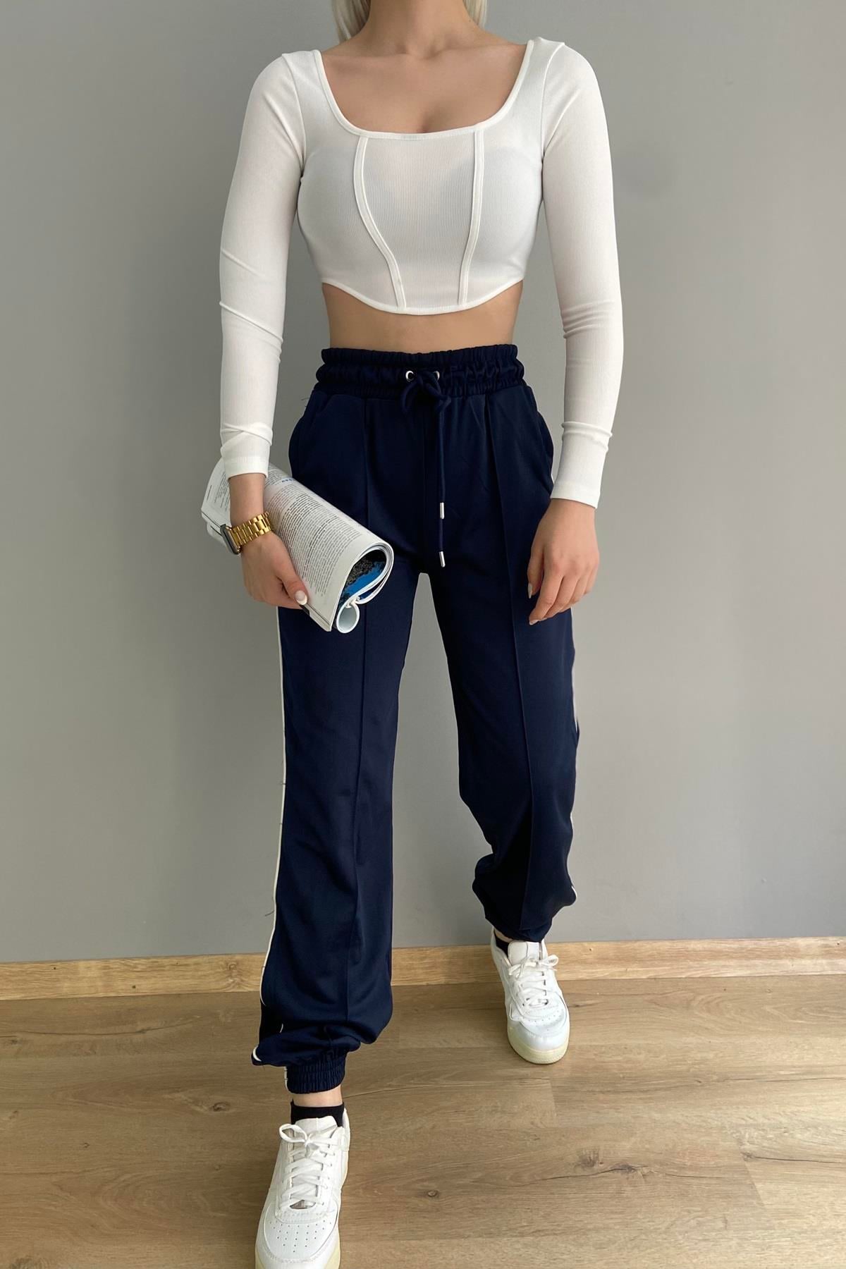 RACHEL ALT EŞOFMAN