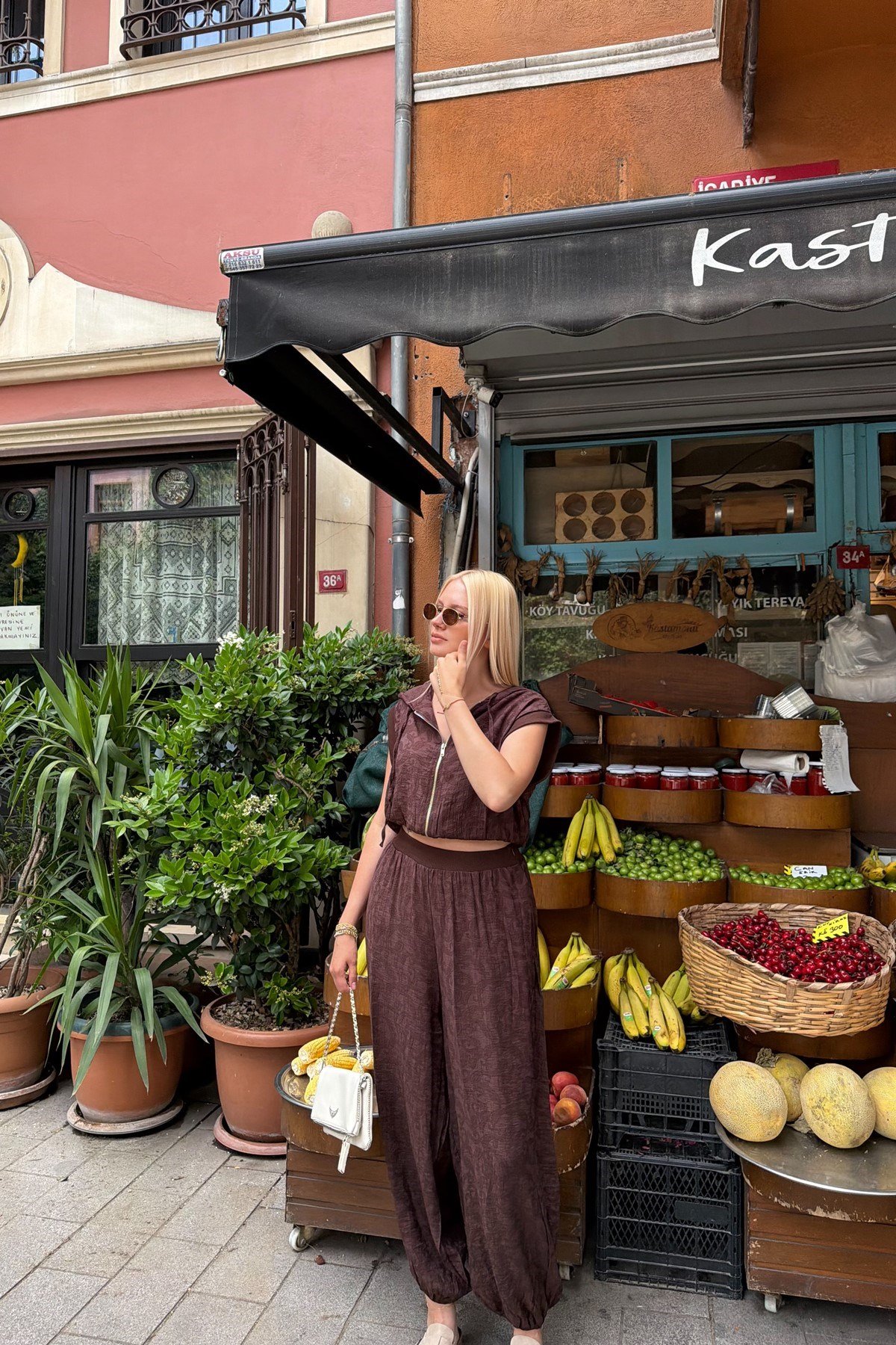 KAPŞONLU SIFIR KOL JAKARLI TAKIM