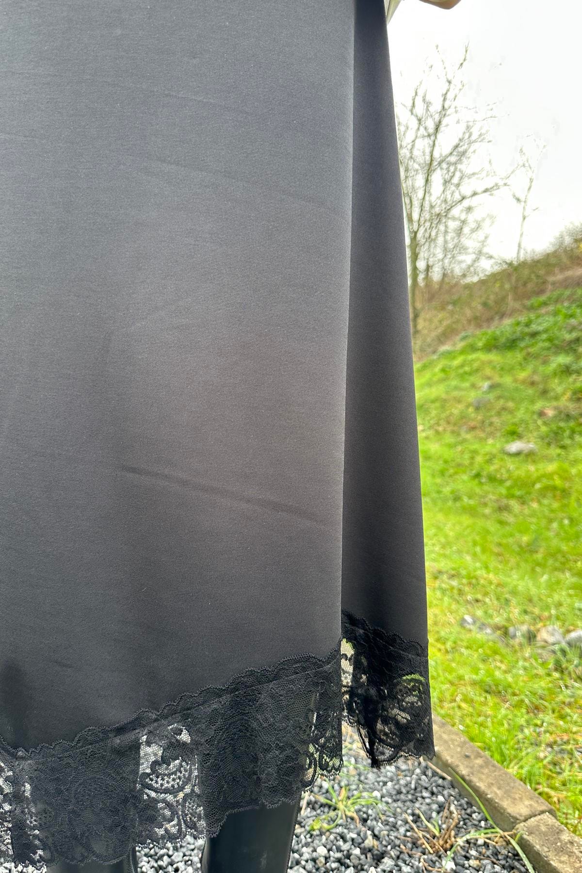 ETEK UCU DANTEL DETAYLI ASİMETRİK ETEK