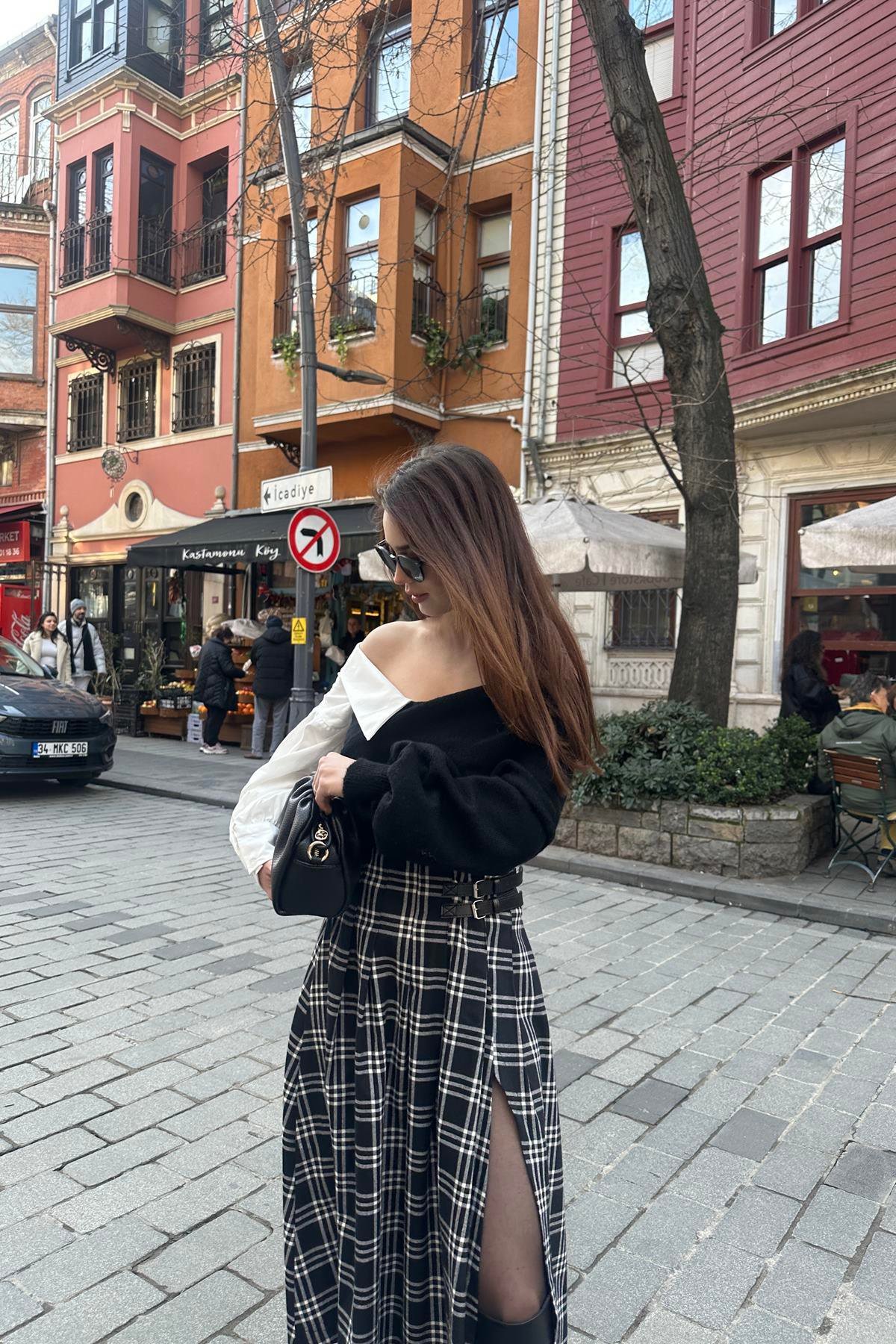 KEMER DETAYLI EKOSE DESENLİ YIRTMAÇLI ETEK