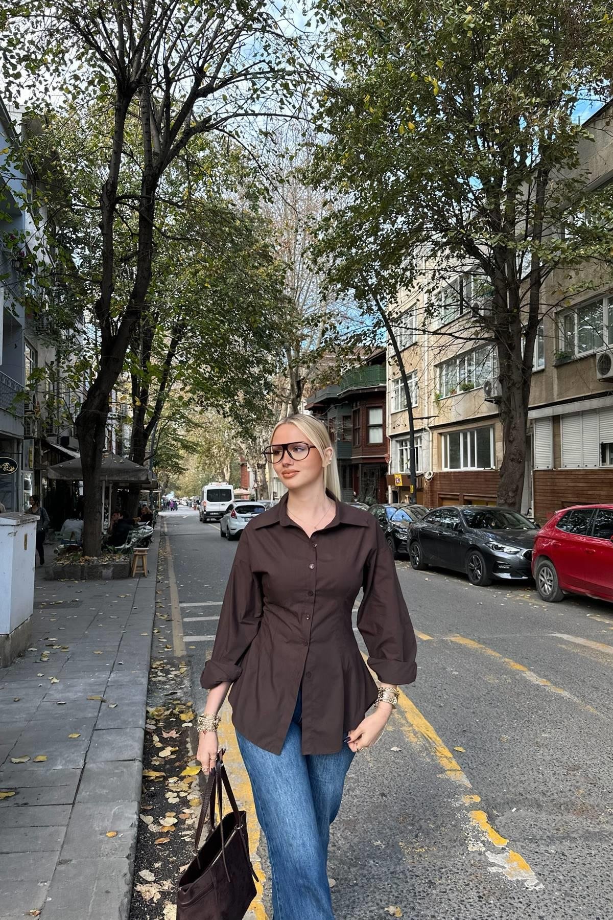 BELİ PENSLİ GÖMLEK