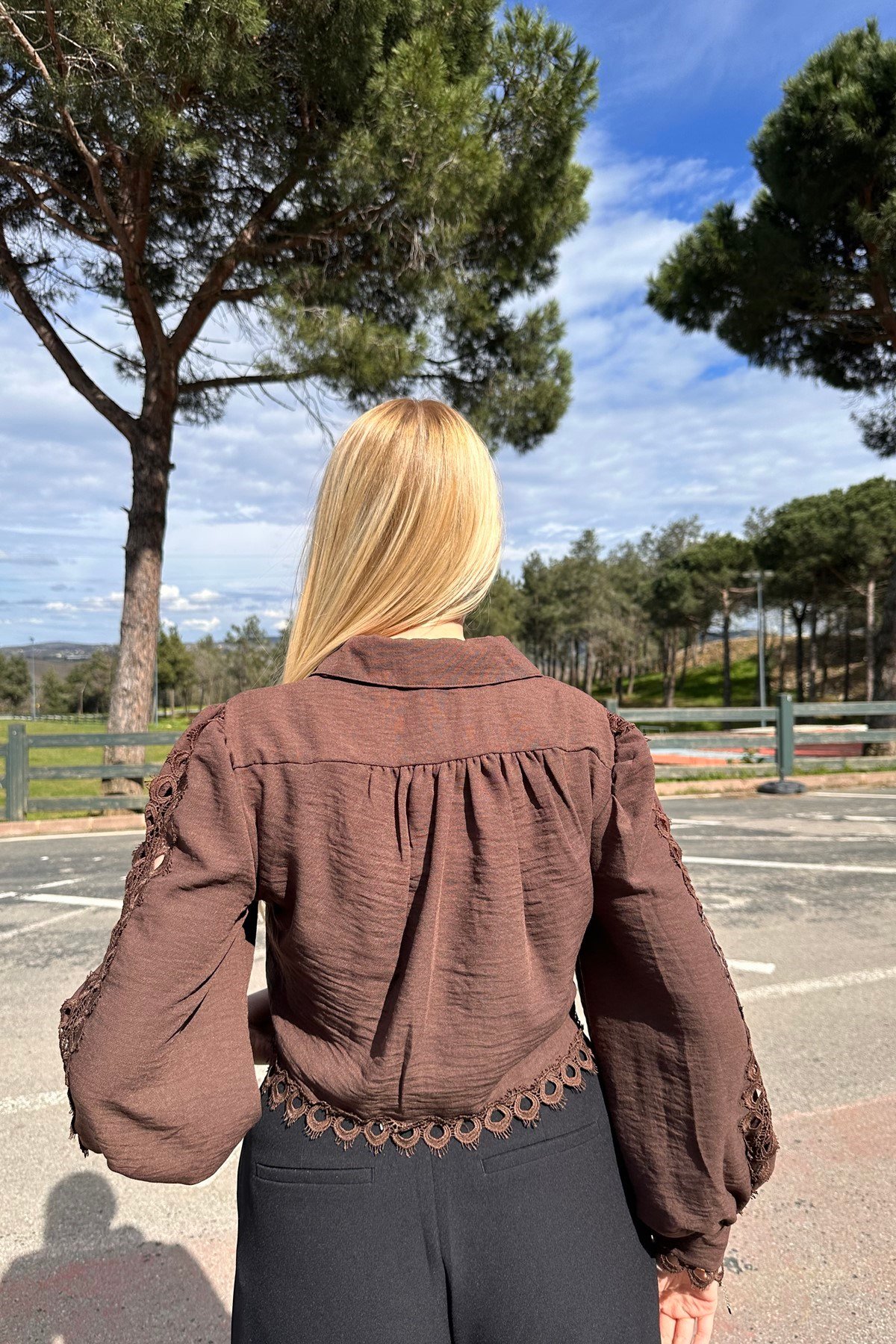 DANTEL DETAY CROP GÖMLEK