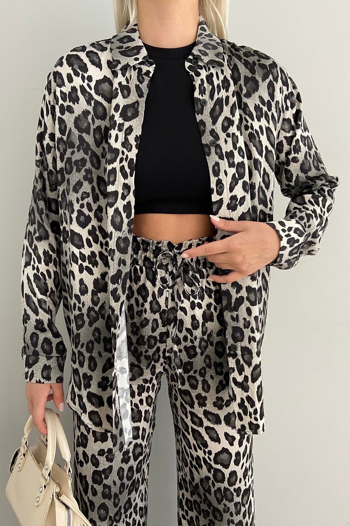 GRI DESENLİ LEOPAR SATEN GÖMLEK