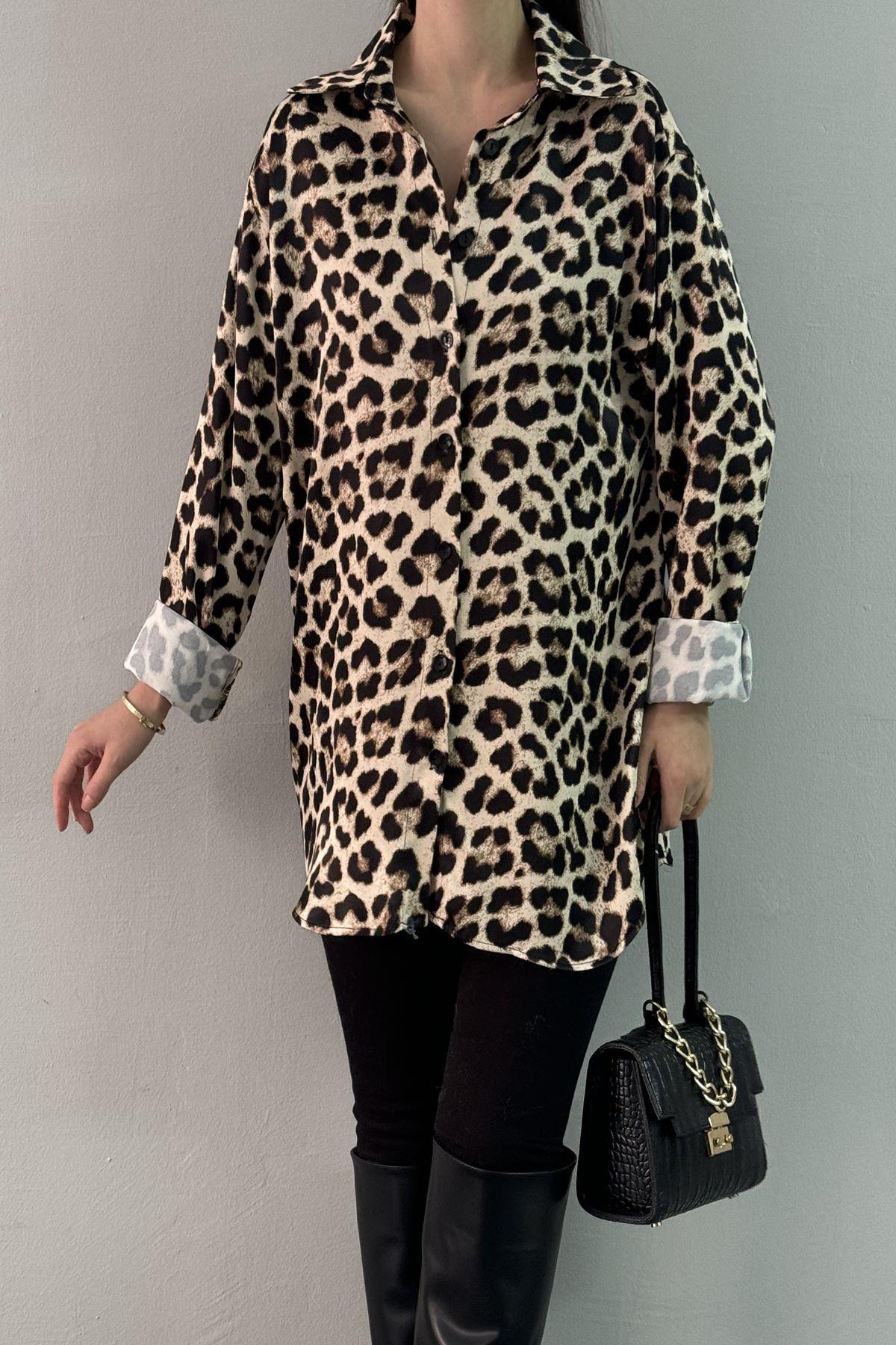OVERSİZE LEOPAR DESENLİ SATEN GÖMLEK
