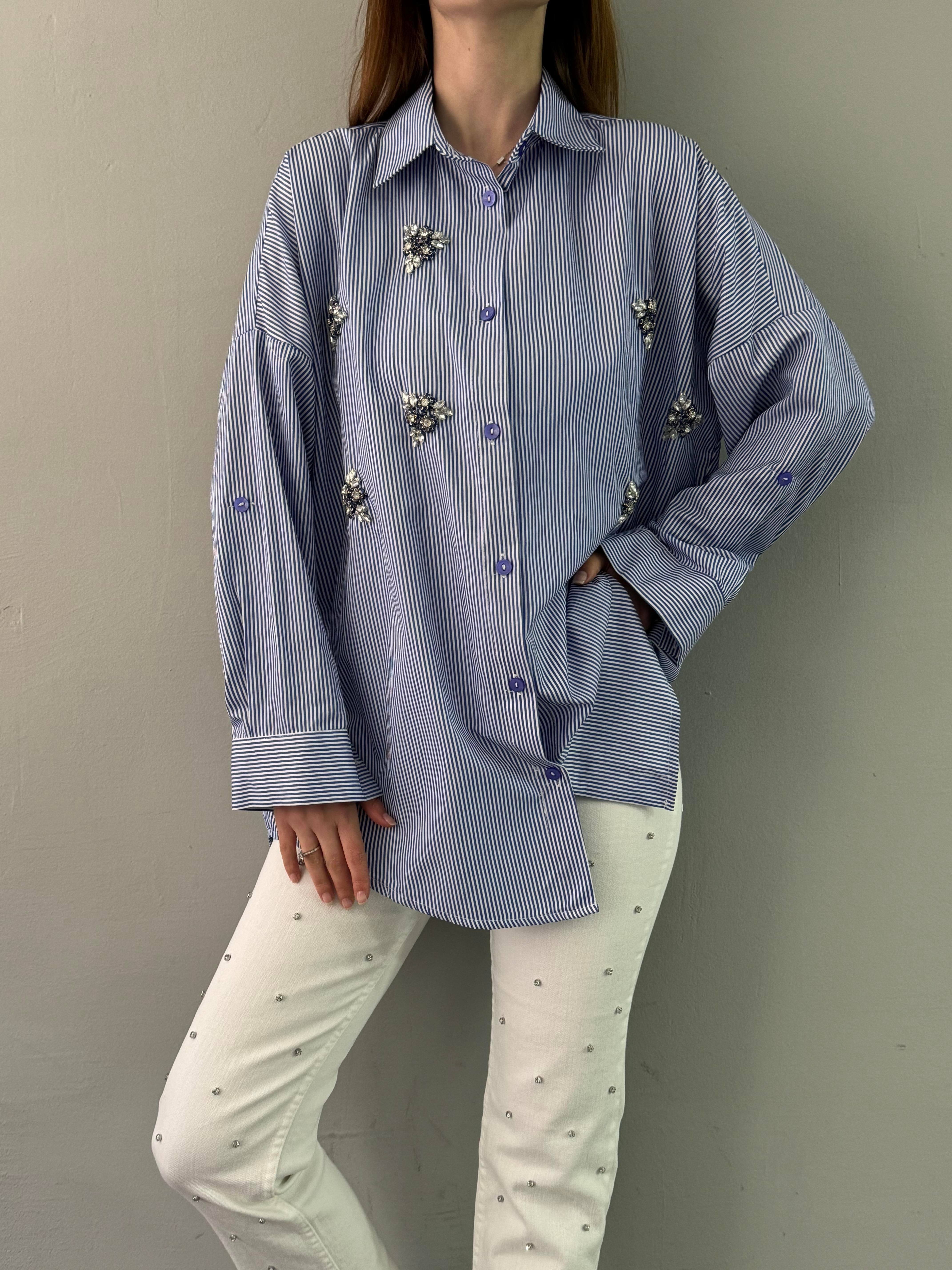 TAŞ DETAYLI ÇİZGİLİ GÖMLEK
