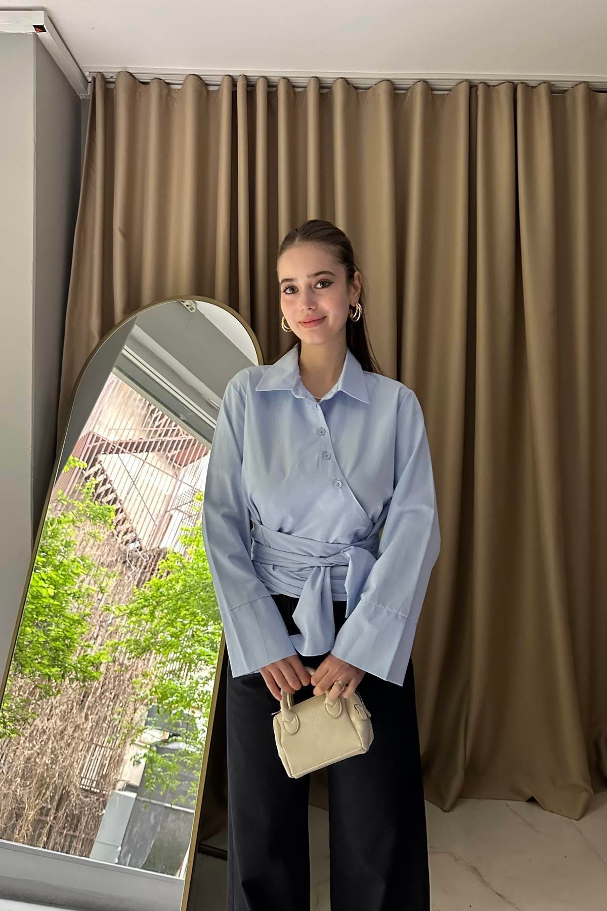 VEREV PATLI BAĞLAMA DETAYLI BLUZ