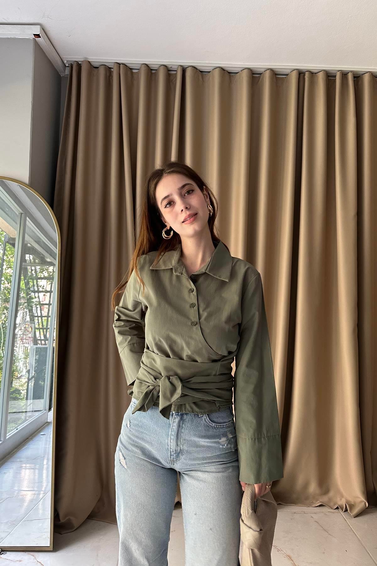 VEREV PATLI BAĞLAMA DETAYLI BLUZ