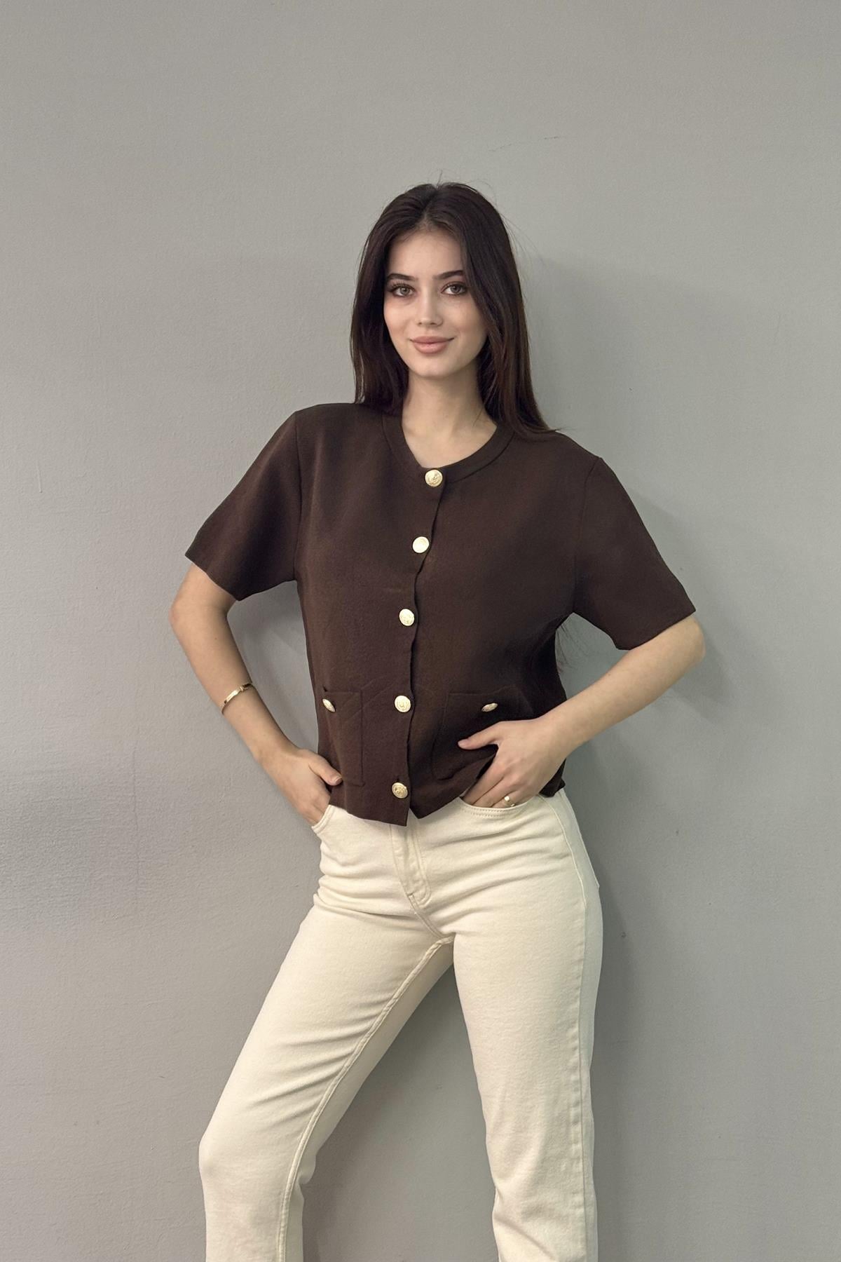 BİSİKLET YAKA DÜĞMELİ CEPLİ TRIKO HIRKA