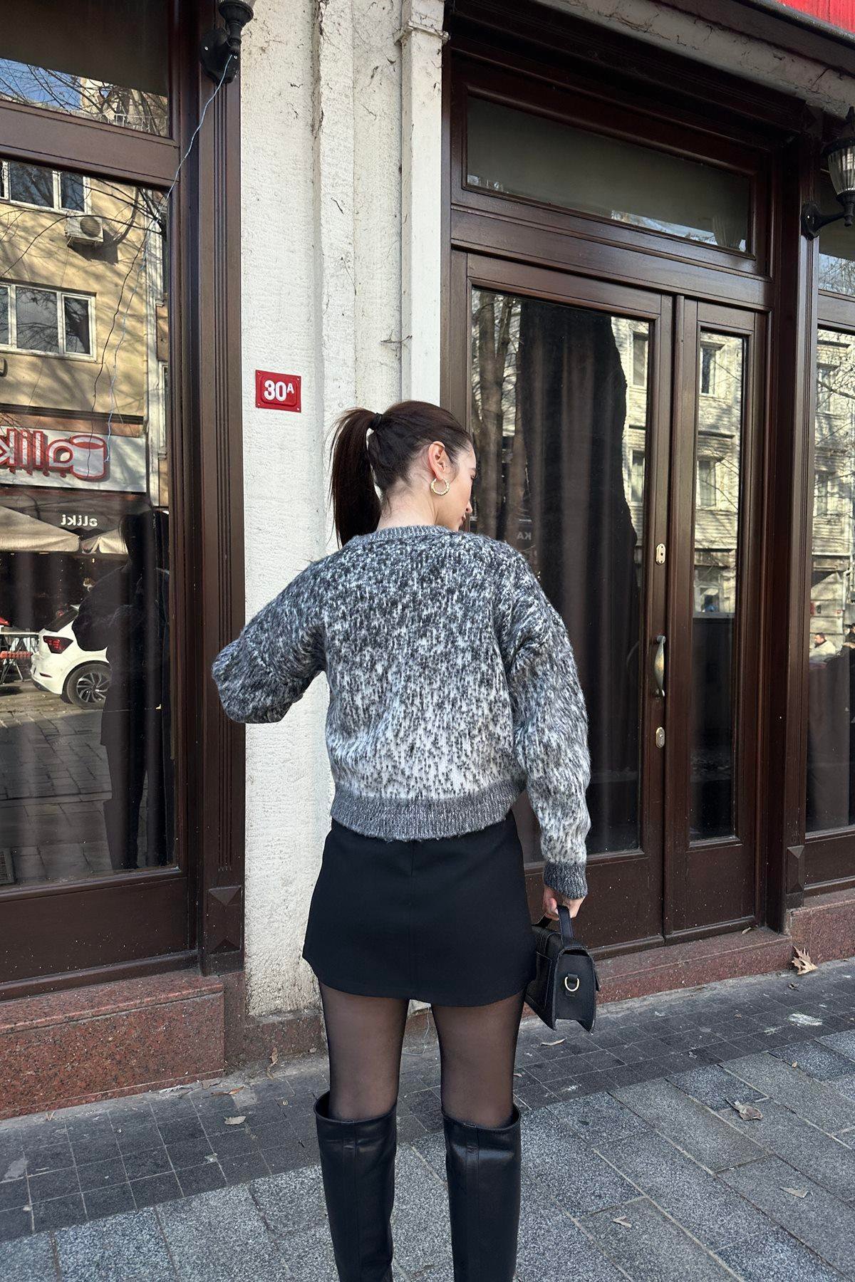 BİSİKLET YAKA TRIKO HIRKA
