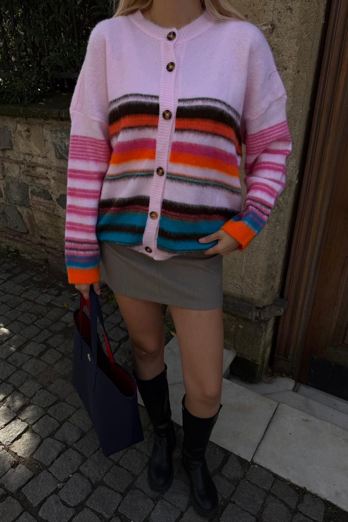 ÇİZGİ DETAY TRIKO HIRKA