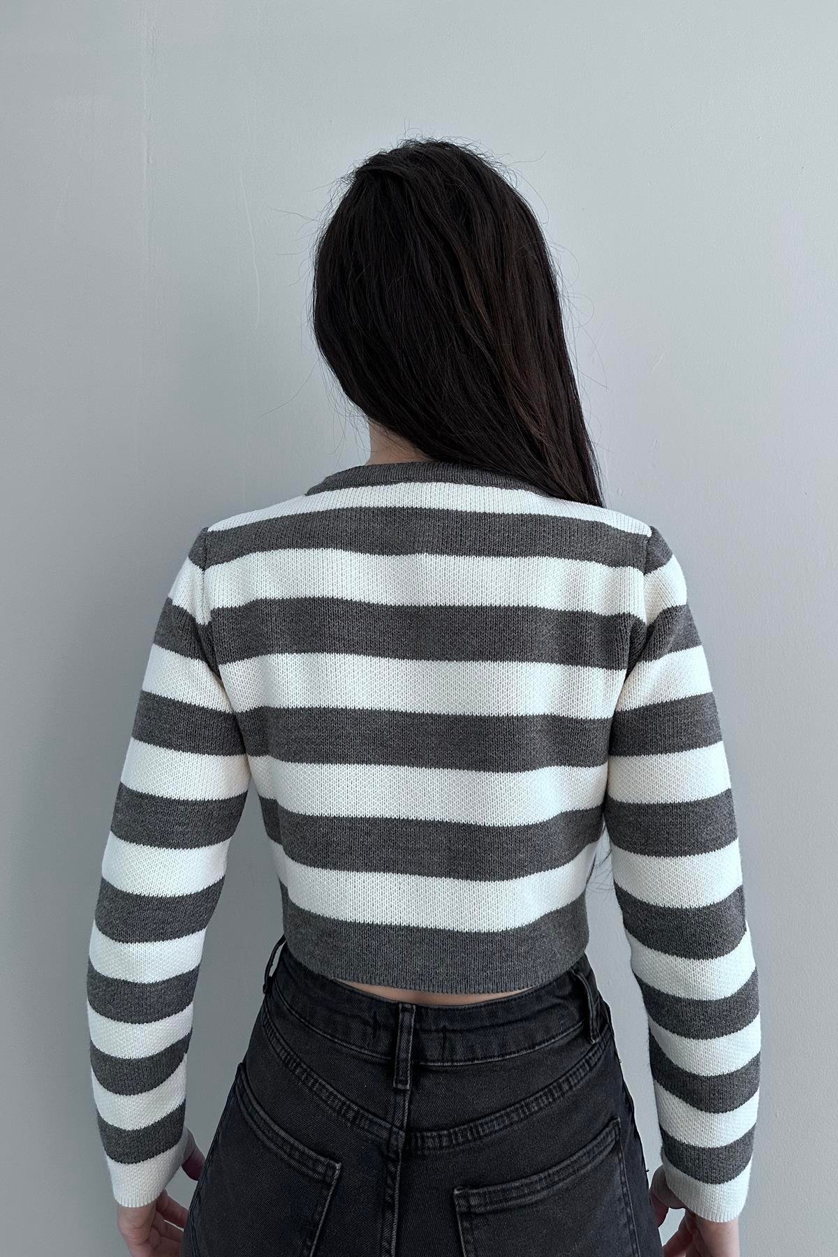 ÇİZGİLİ CROP HIRKA