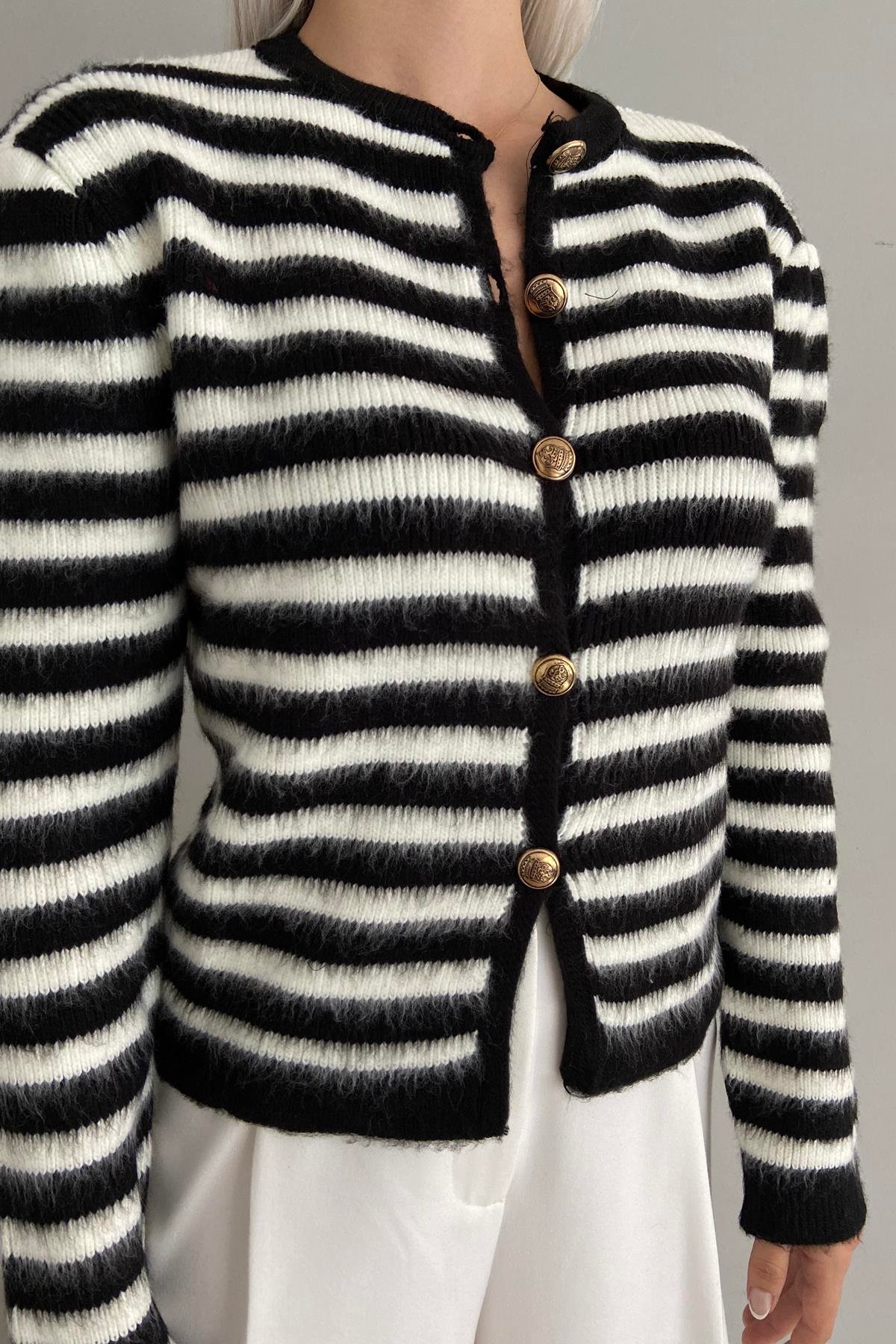 ÇİZGİLİ ŞARDONLU HIRKA