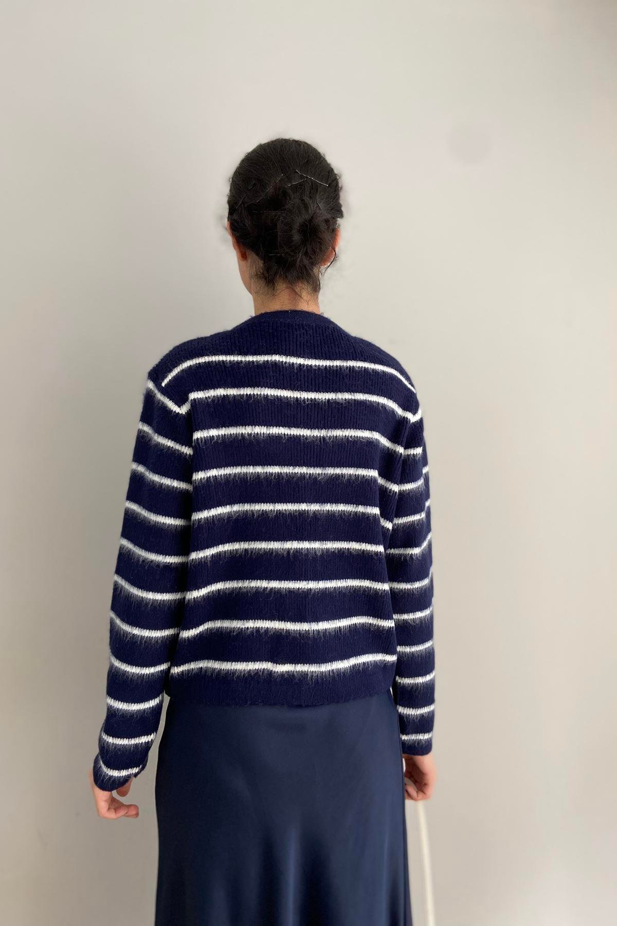 ÇİZGİLİ ŞARDONLU HIRKA