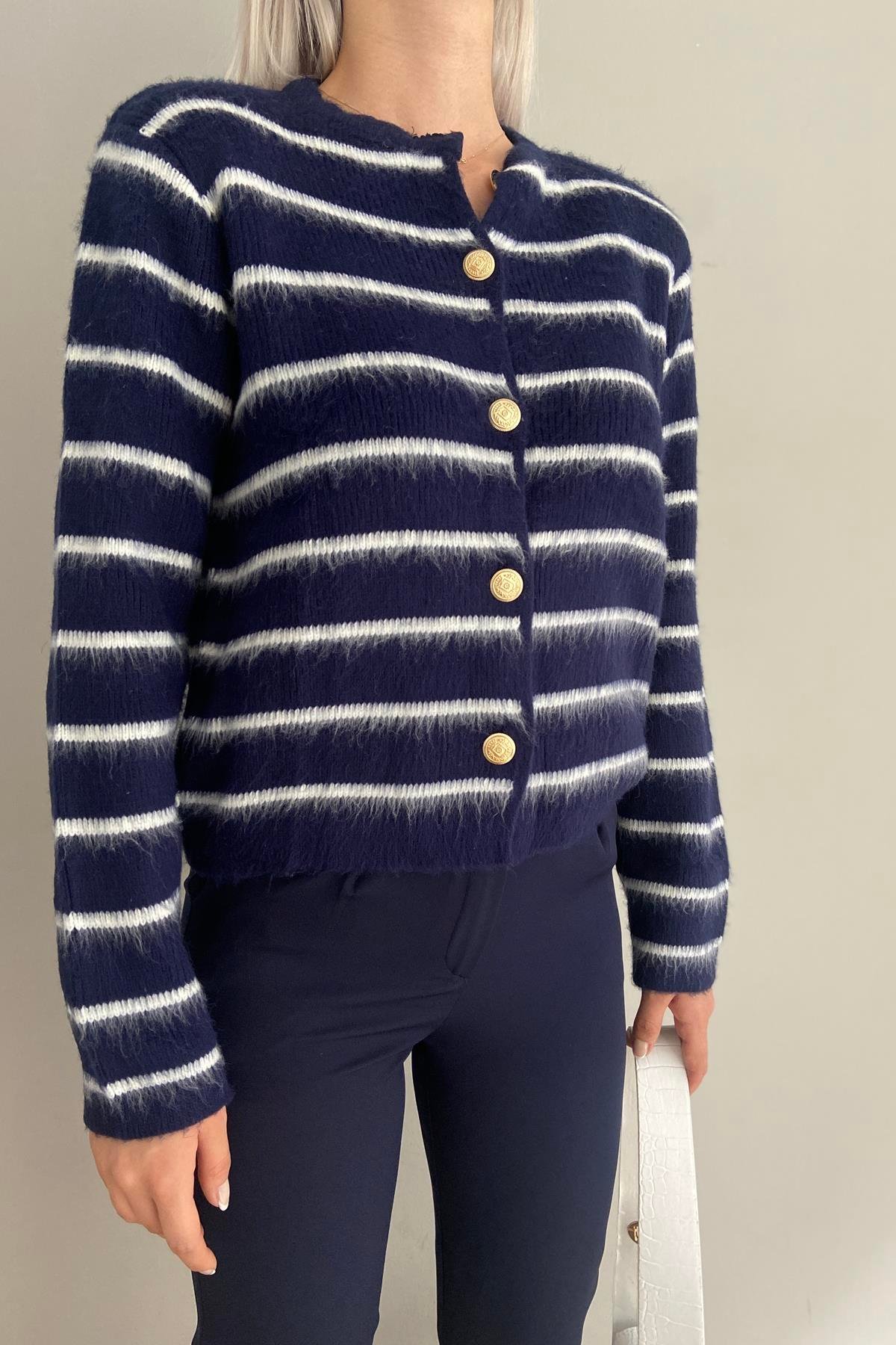 ÇİZGİLİ ŞARDONLU HIRKA
