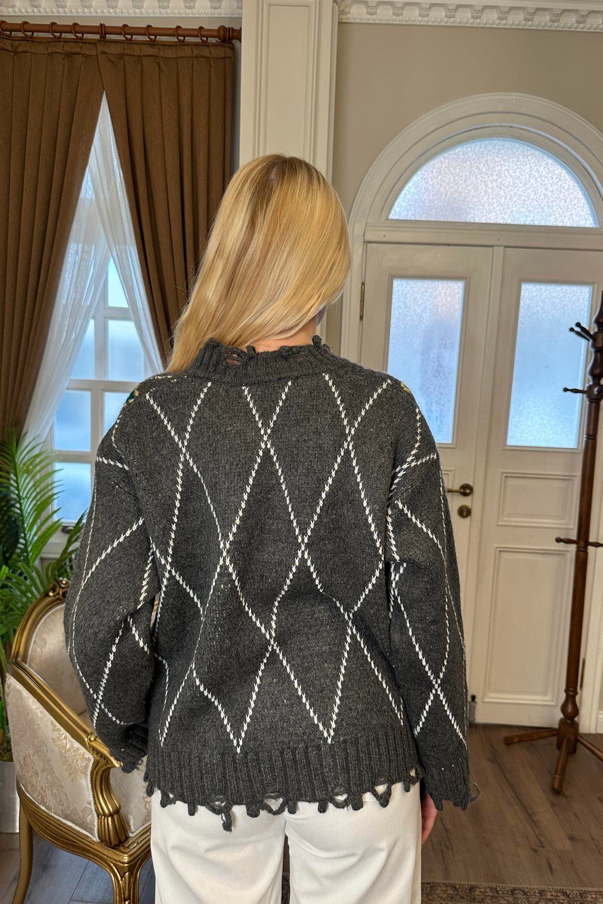 DESENLİ TRIKO HIRKA