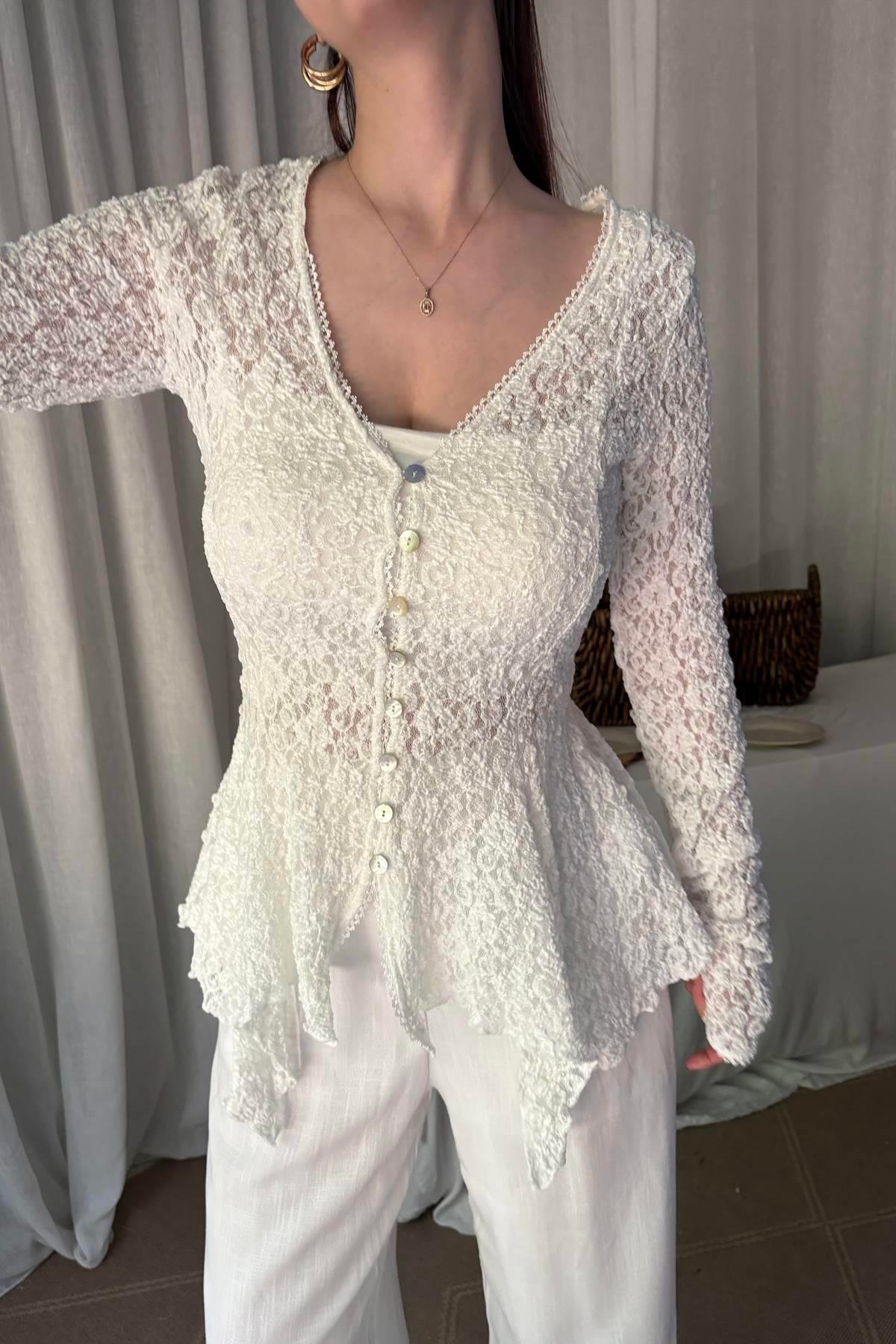 DÜĞMELİ PEPLUM DANTEL HIRKA