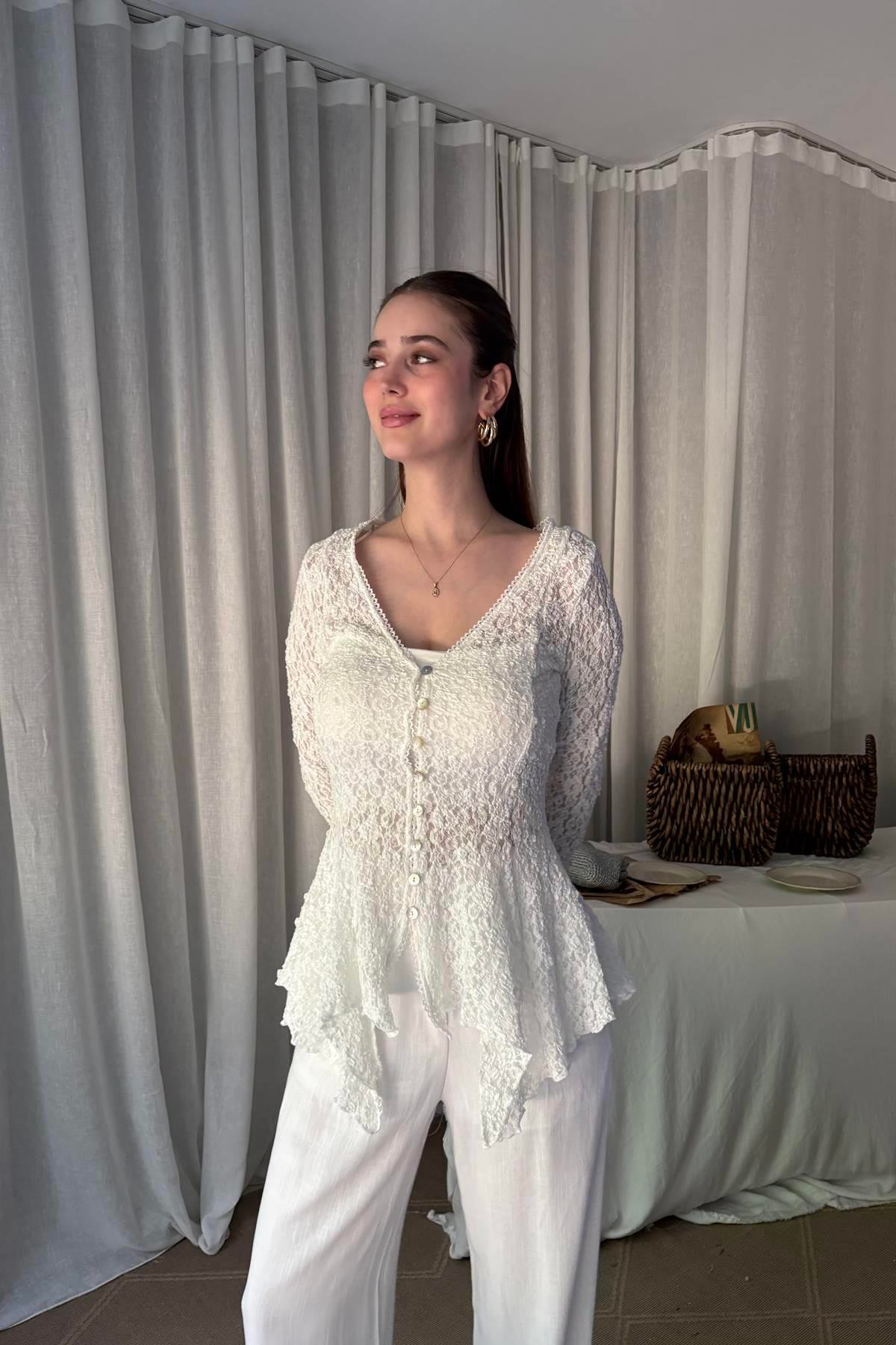 DÜĞMELİ PEPLUM DANTEL HIRKA