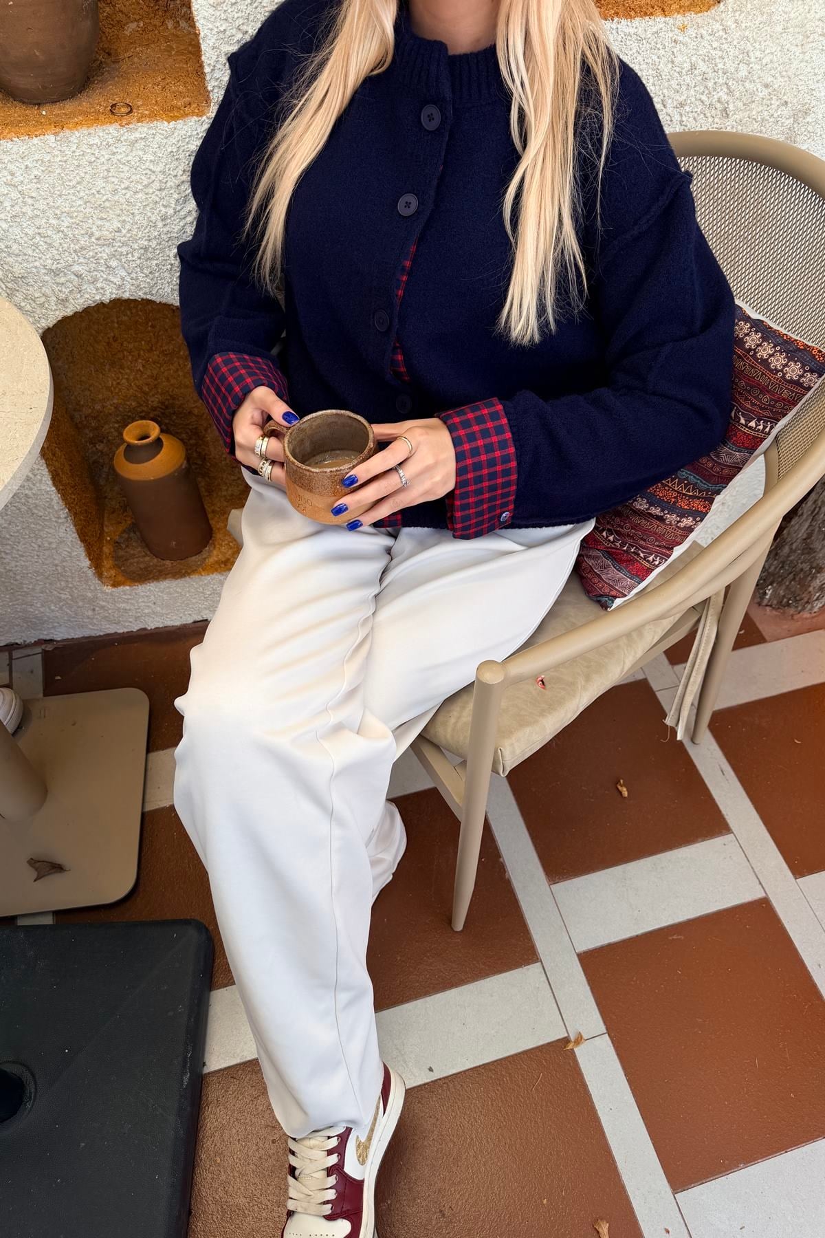 EKOSE GARNİLİ TRIKO HIRKA