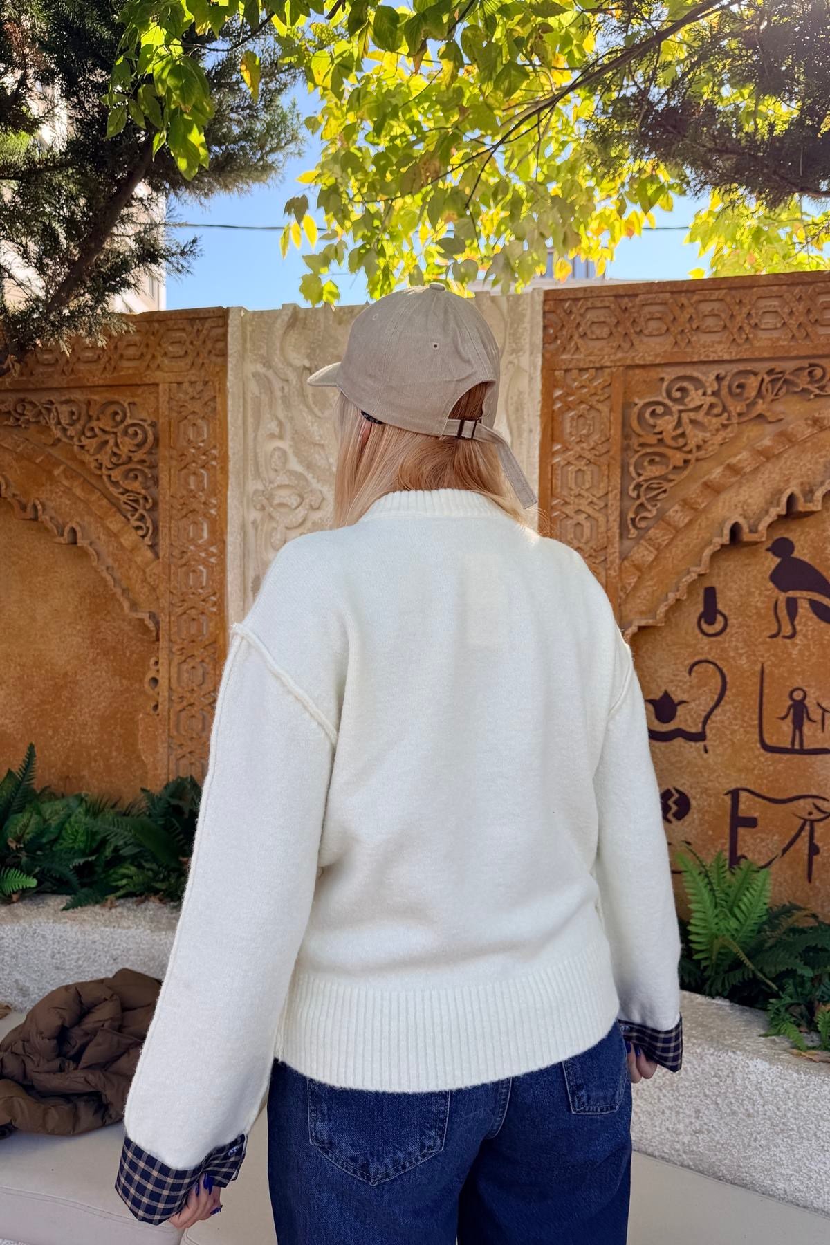 EKOSE GARNİLİ TRIKO HIRKA