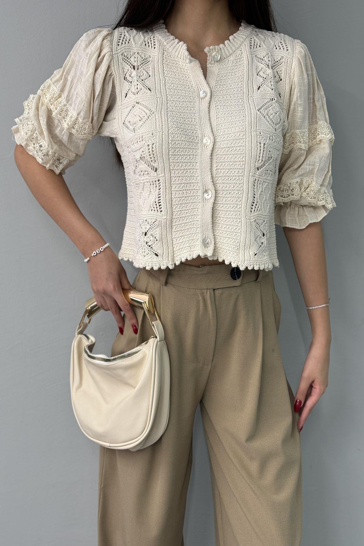 GARNİLİ TRIKO HIRKA