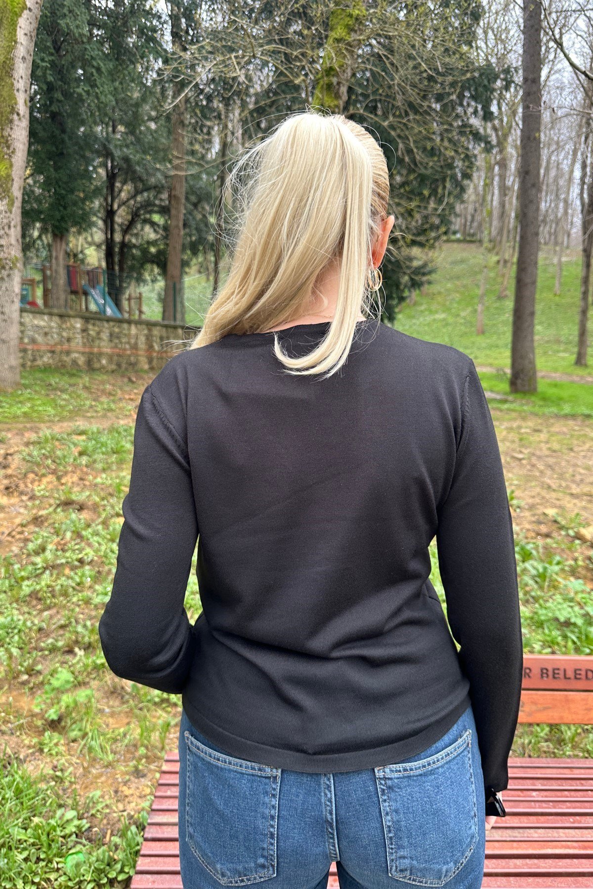 İÇİ DANTEL ATLET DETAYLI DÜĞMELİ HIRKA