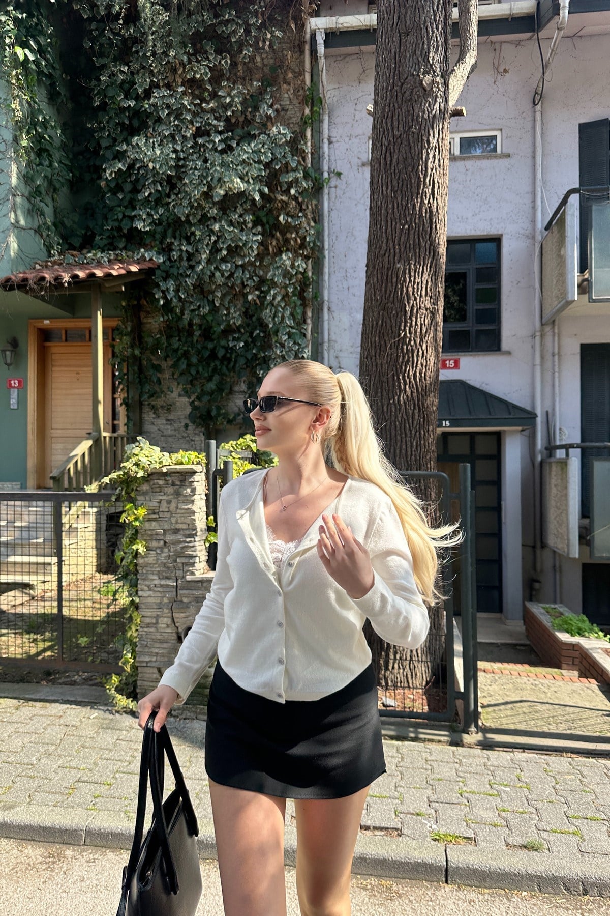 İÇİ DANTELLİ ATLET DETAY TRIKO HIRKA