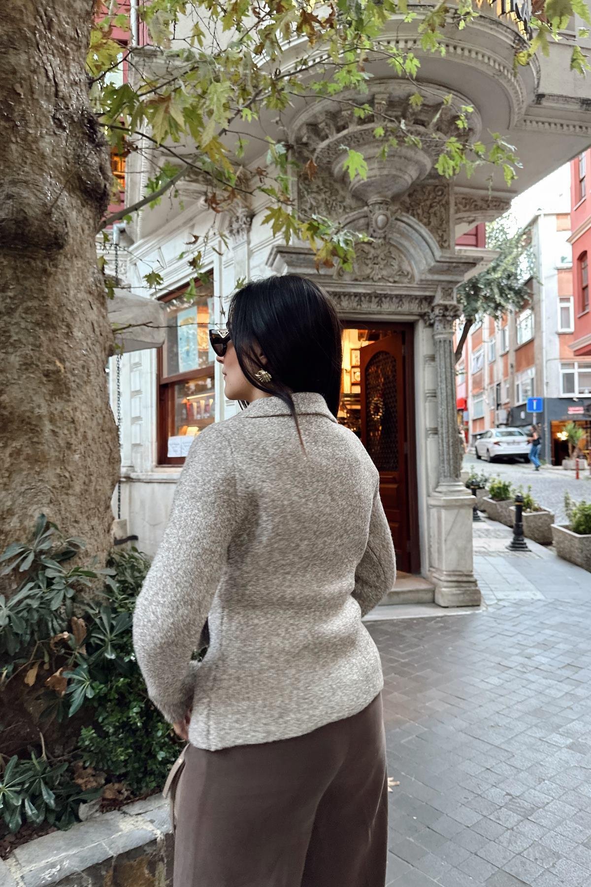 POLO YAKA DÜĞMELİ CEP DETAYLI TRIKO HIRKA