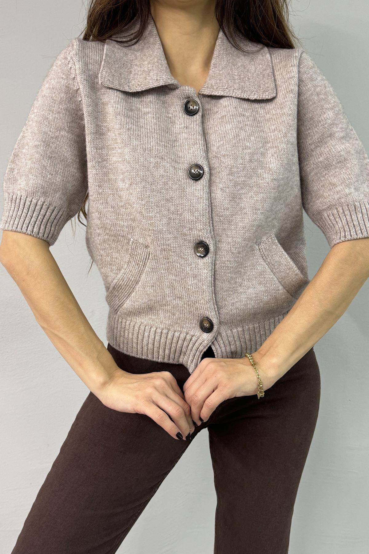 POLO YAKA DÜĞMELİ CEPLİ TRIKO HIRKA