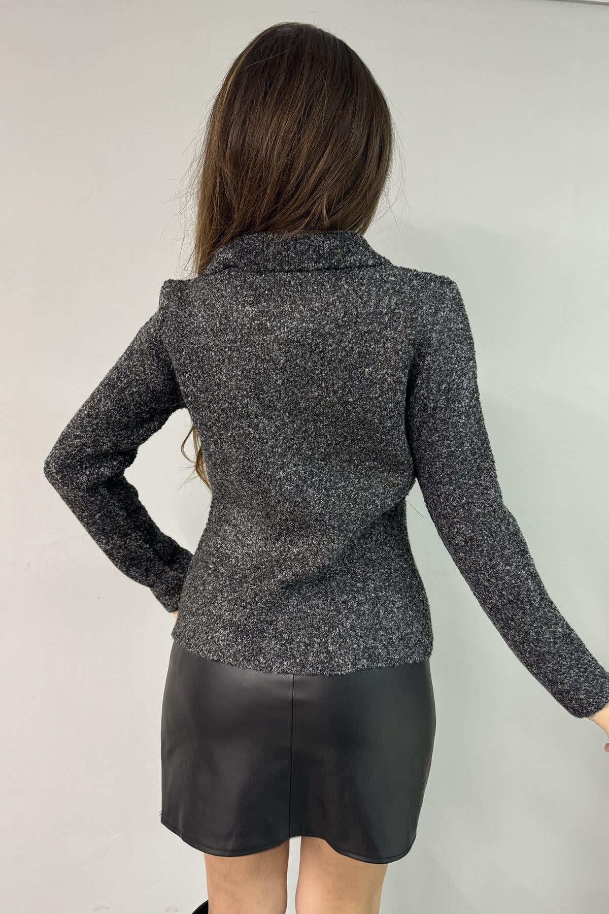 POLO YAKA DÜĞMELİ CEPLİ TRIKO HIRKA
