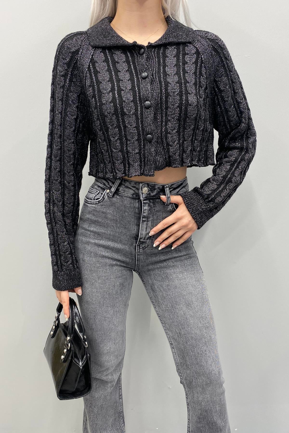POLO YAKA DÜĞMELİ SİMLİ CROP HIRKA