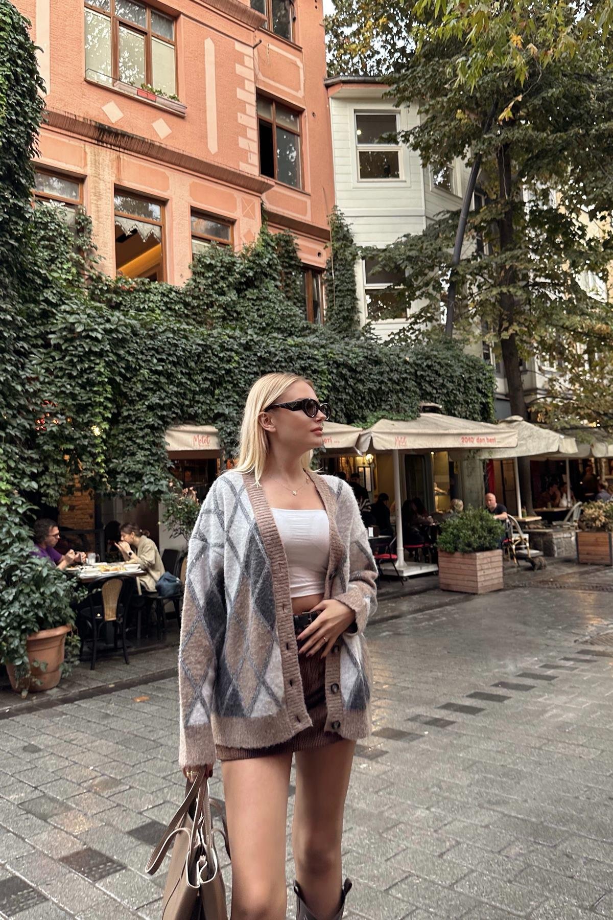 V YAKA BAKLAVA DESEN ŞARDONLU TRIKO HIRKA